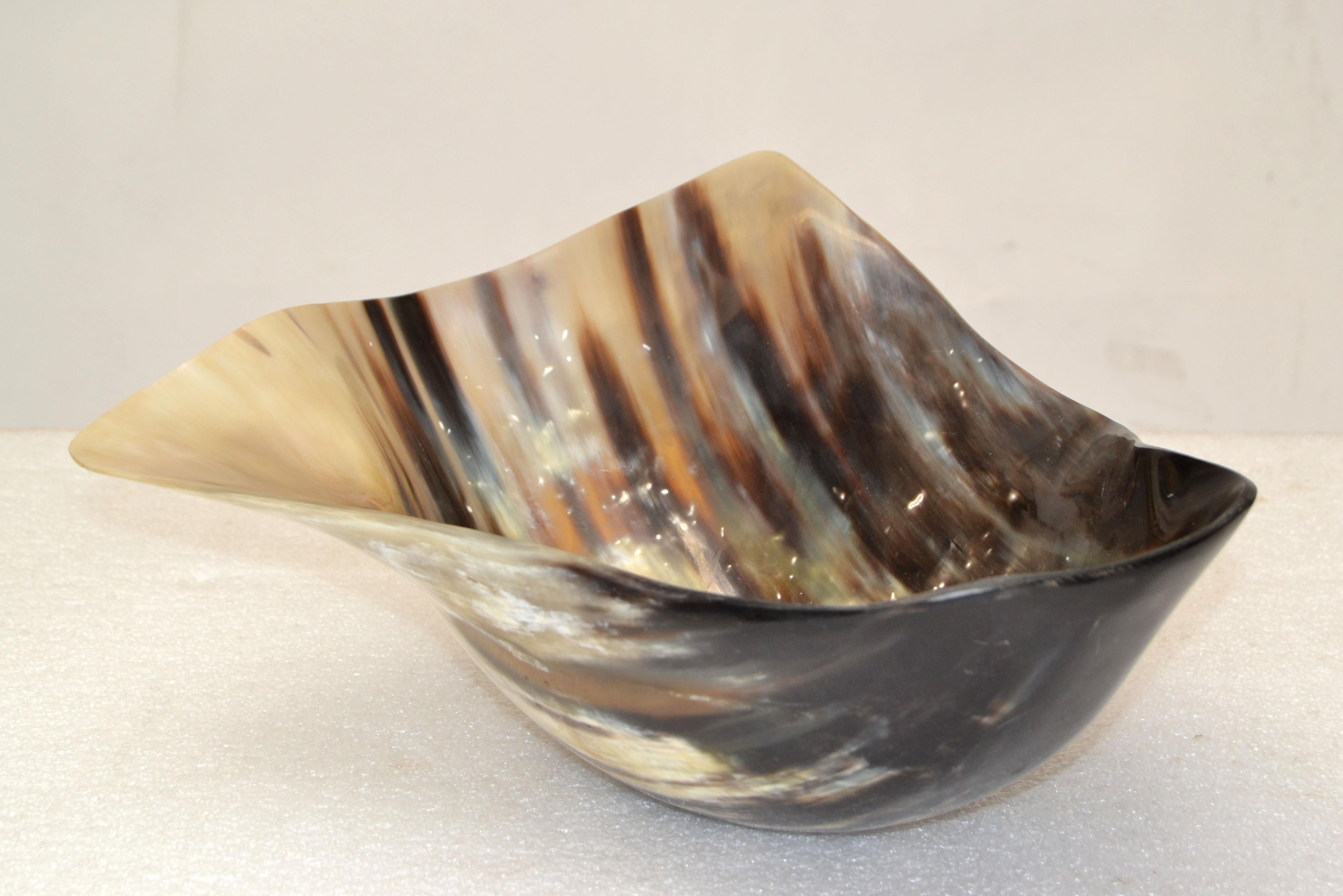 Polished Handmade Horn Bowl, Catchall, Vessel, Centerpiece Mid-Century Modern In Good Condition For Sale In Miami, FL