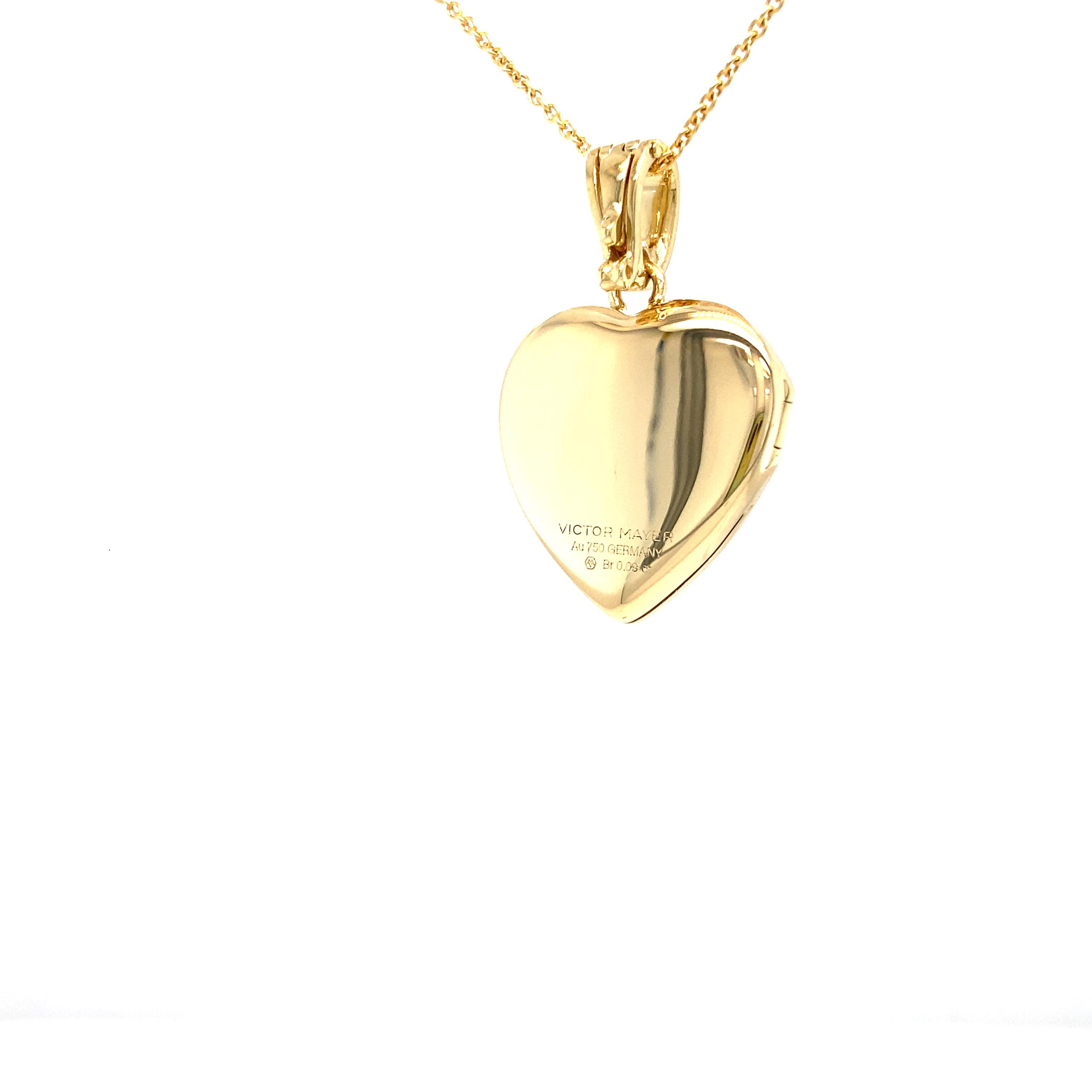 Brilliant Cut Polished Heart Locket Pendant Necklace - 18k Yellow Gold - 6 Diamonds 0.09 ct For Sale