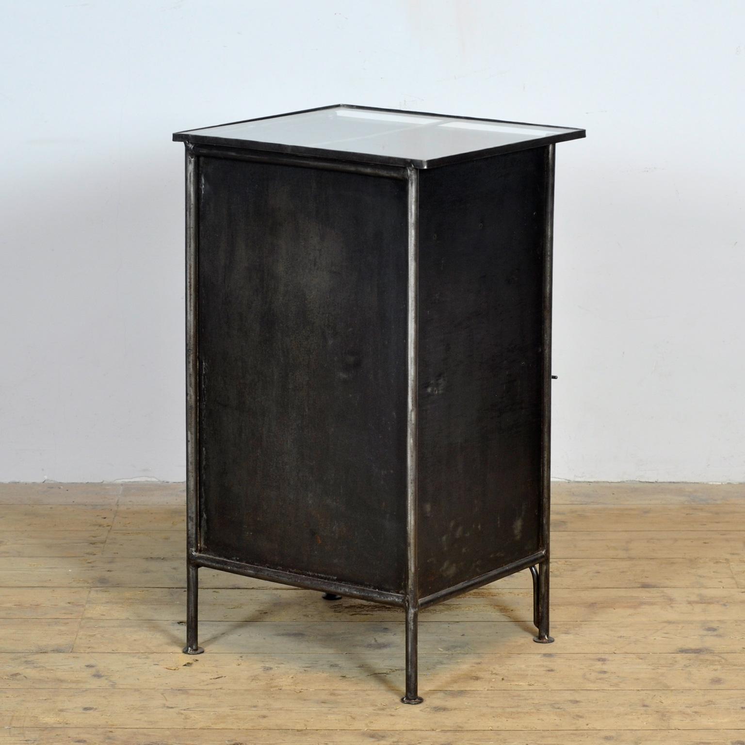 Polished Iron Bedside Table, 1910s en vente 7