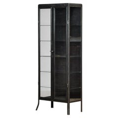 Medizinischer Schrank aus poliertem Eisen, 1910er Jahre