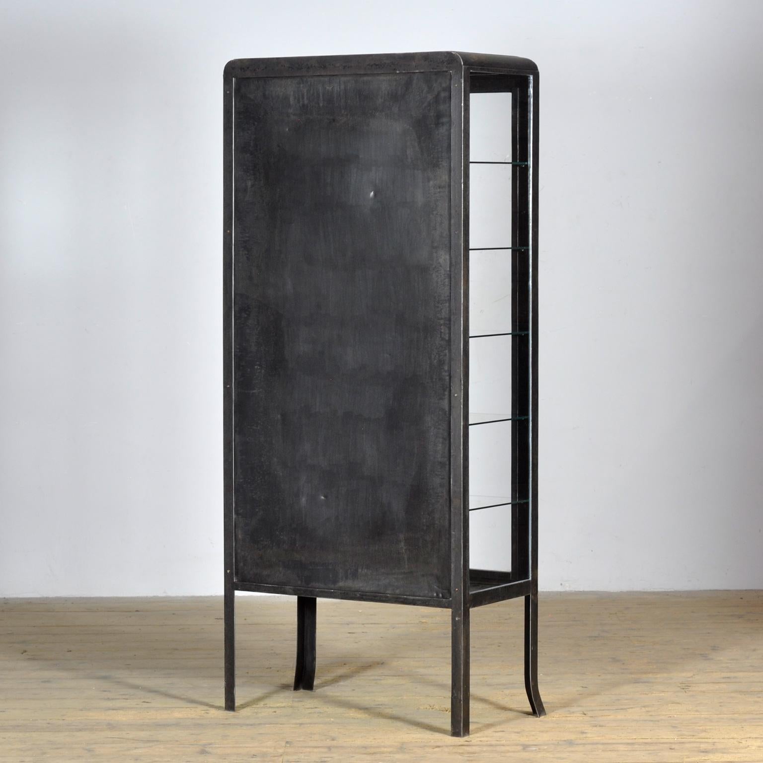 Gabinete médico de hierro pulido, años 1930 en venta 6