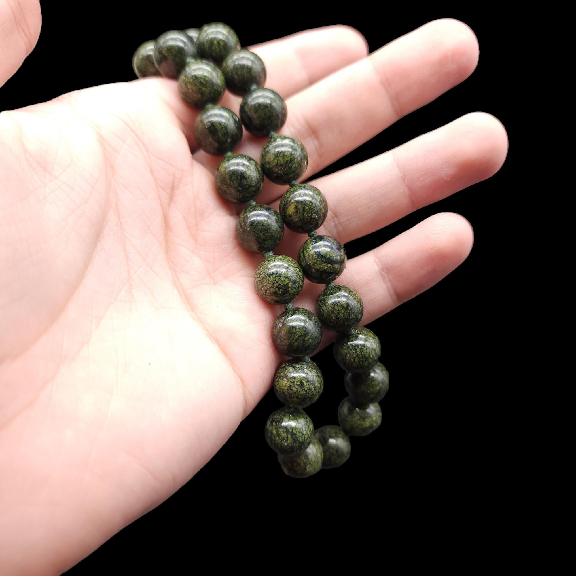 Polished Jade Bead Necklace, Sterling Silver Clasp, Vintage, Collar In Excellent Condition For Sale In Milford, DE