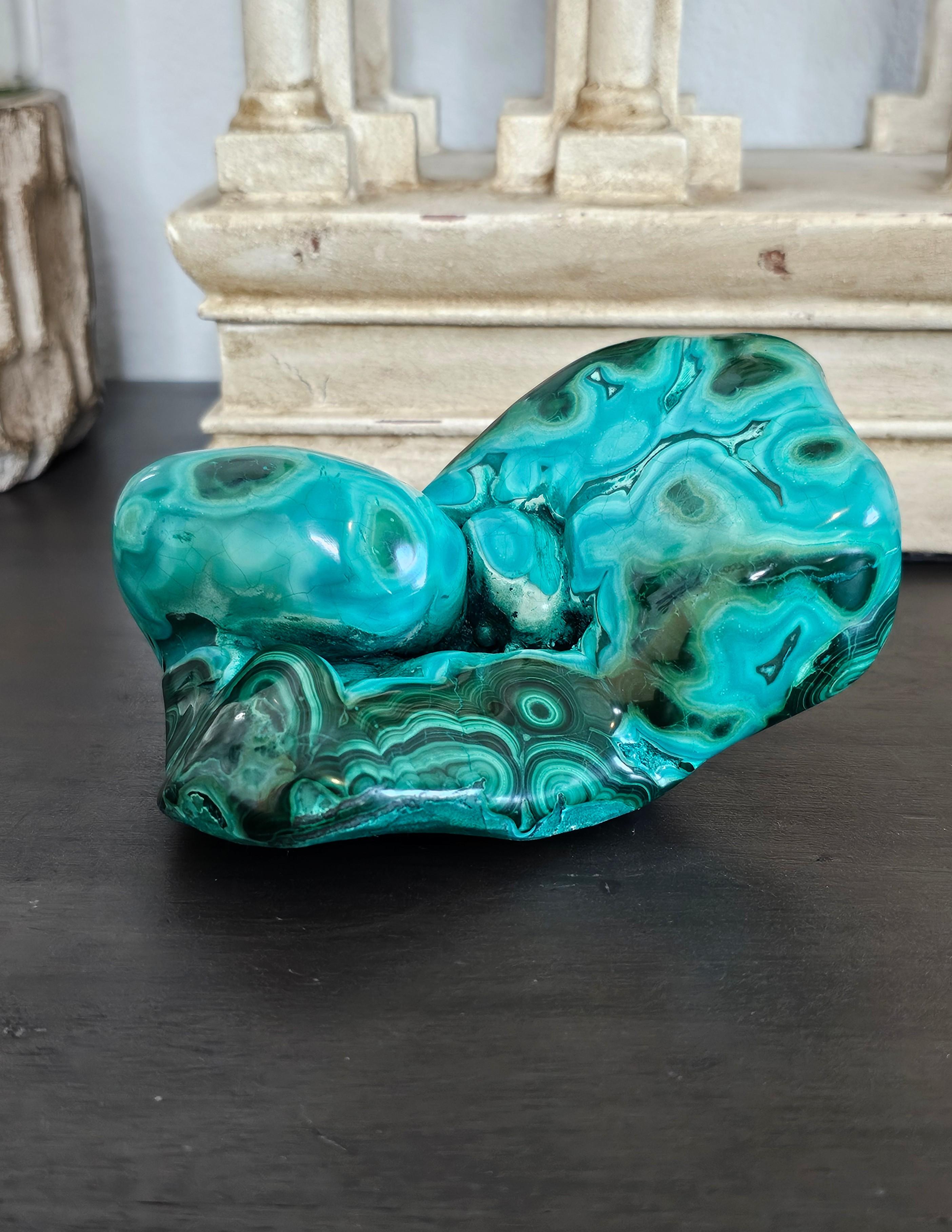 Spécimen naturel de forme libre de malachite polie Chrysocolla en vente 4