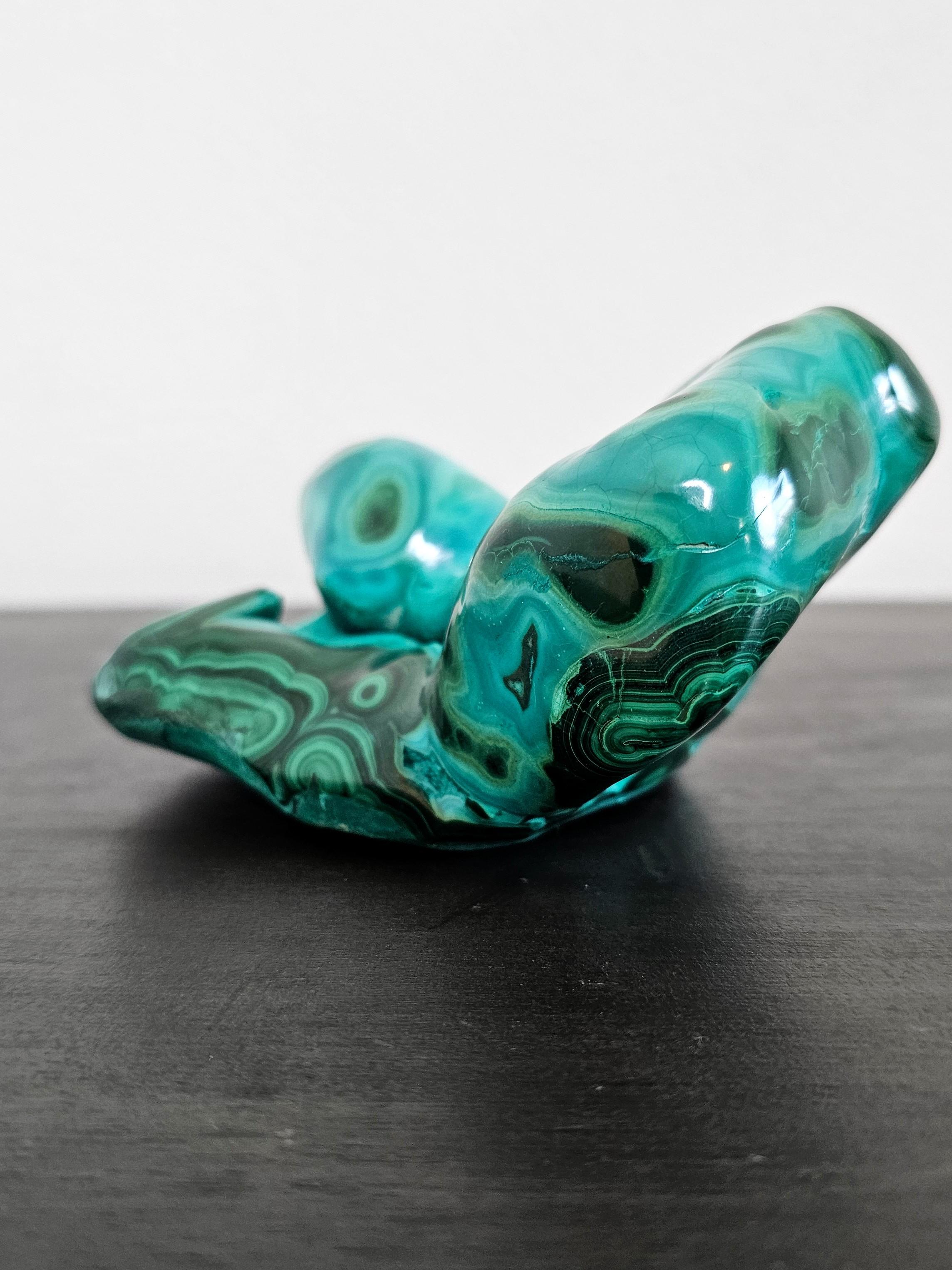 Congolais Spécimen naturel de forme libre de malachite polie Chrysocolla en vente
