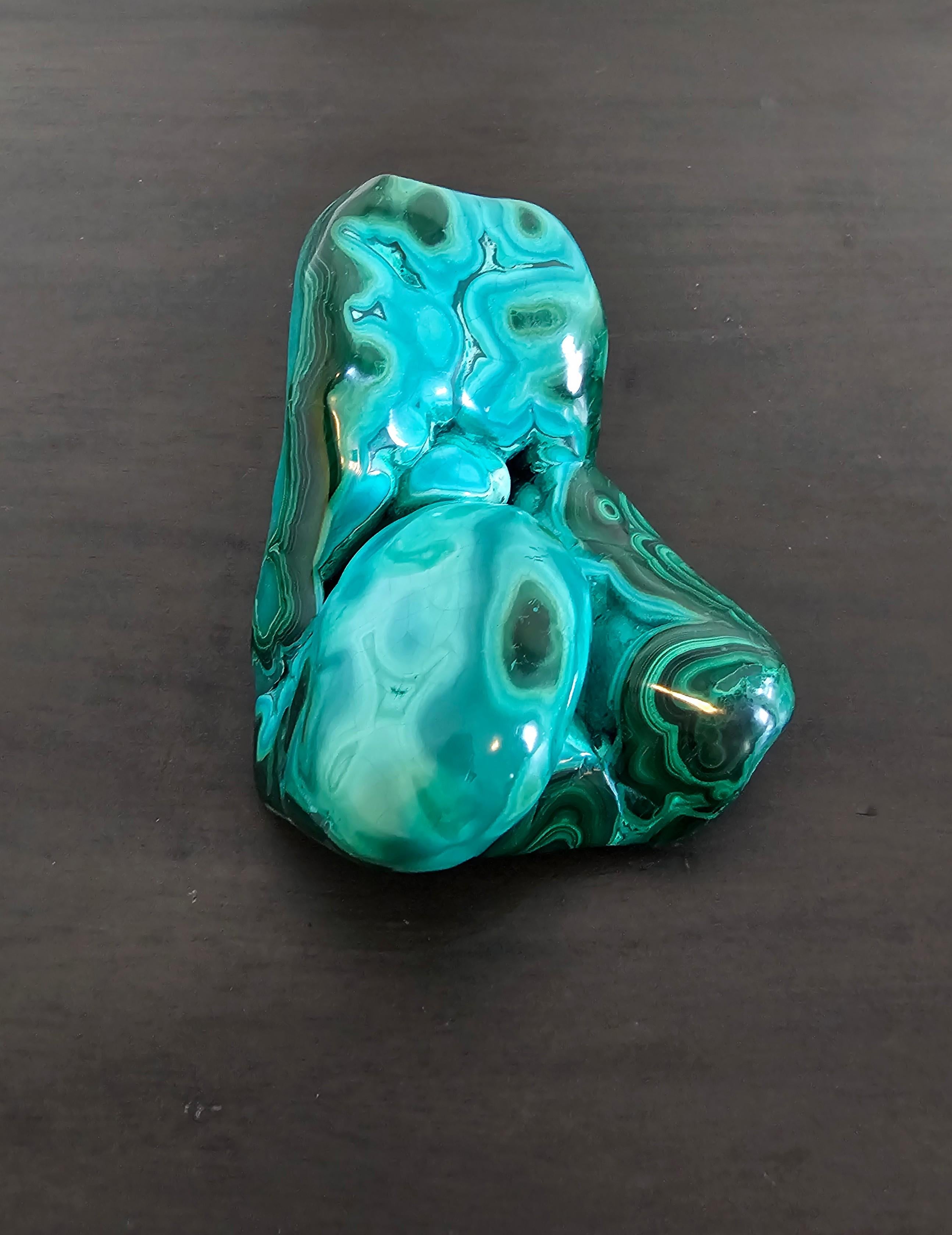 Malachite Spécimen naturel de forme libre de malachite polie Chrysocolla en vente