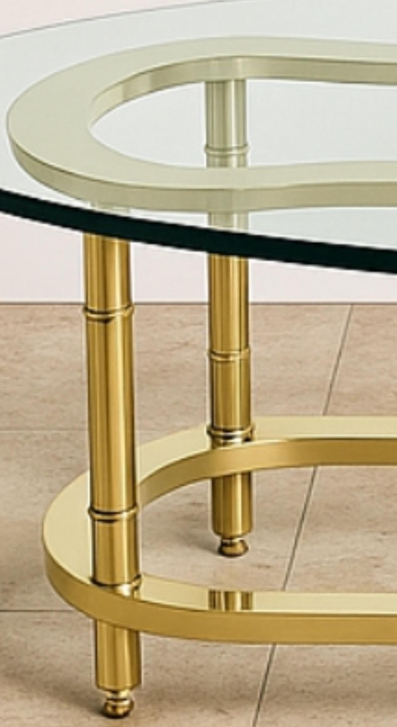 Tavolino da caffè Racetrack in ottone lucido Mastercraft con piano in vetro originale, anni '70 In condizioni buone in vendita a West Palm Beach, US