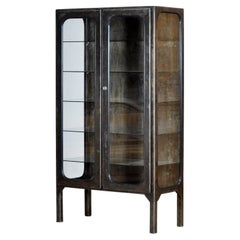 cabinet médical poli, années 1970