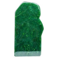 Jade en néphrite polie de forme libre provenant du Pakistan (4,4 kg)