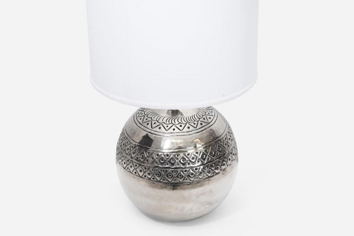 Lampe aus poliertem Nickel von Sarreid Ltd (Spanisch) im Angebot