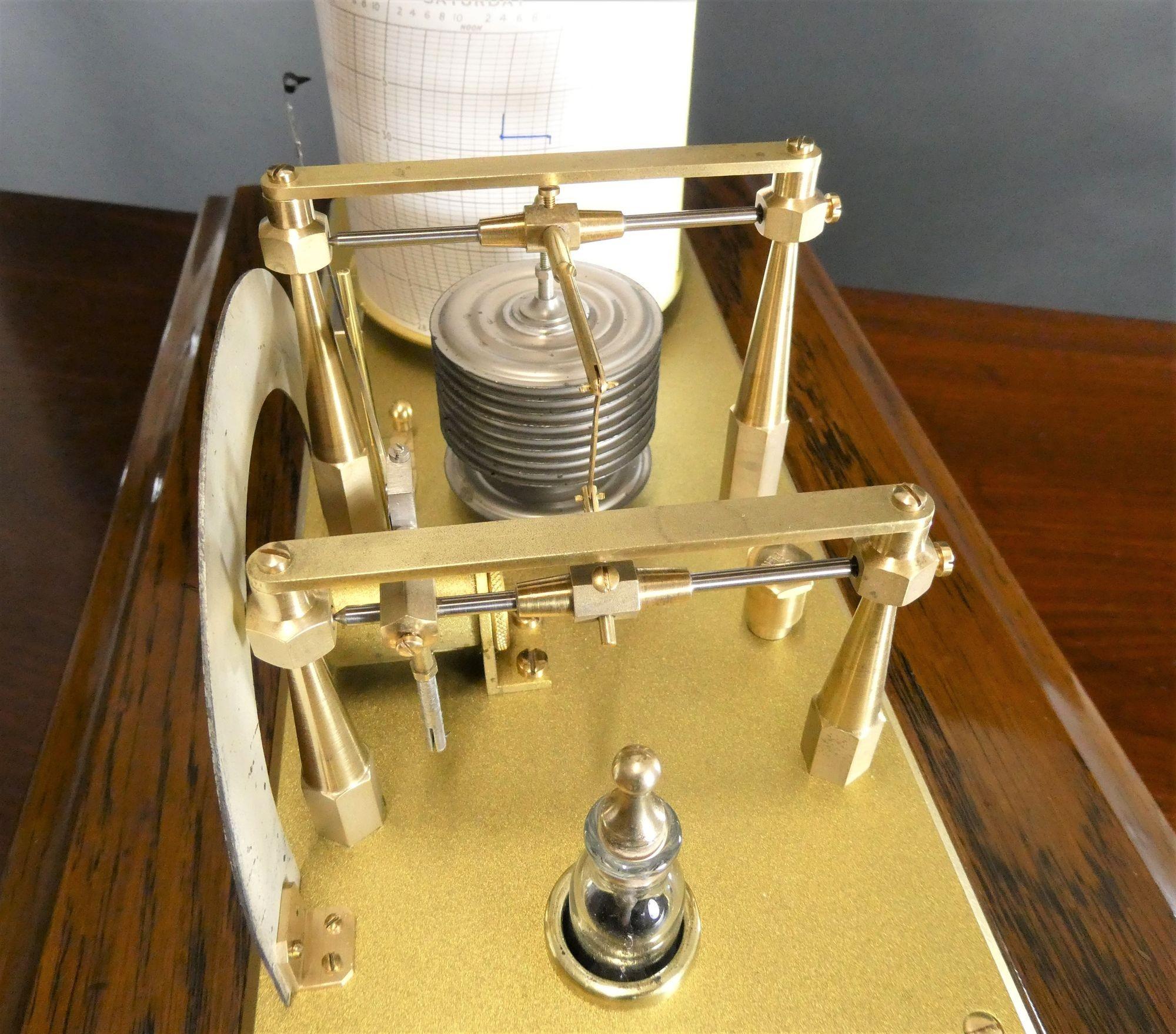 Polished Oak Barograph and Barometer by Negretti & Zambra, London In Good Condition For Sale In Norwich, GB