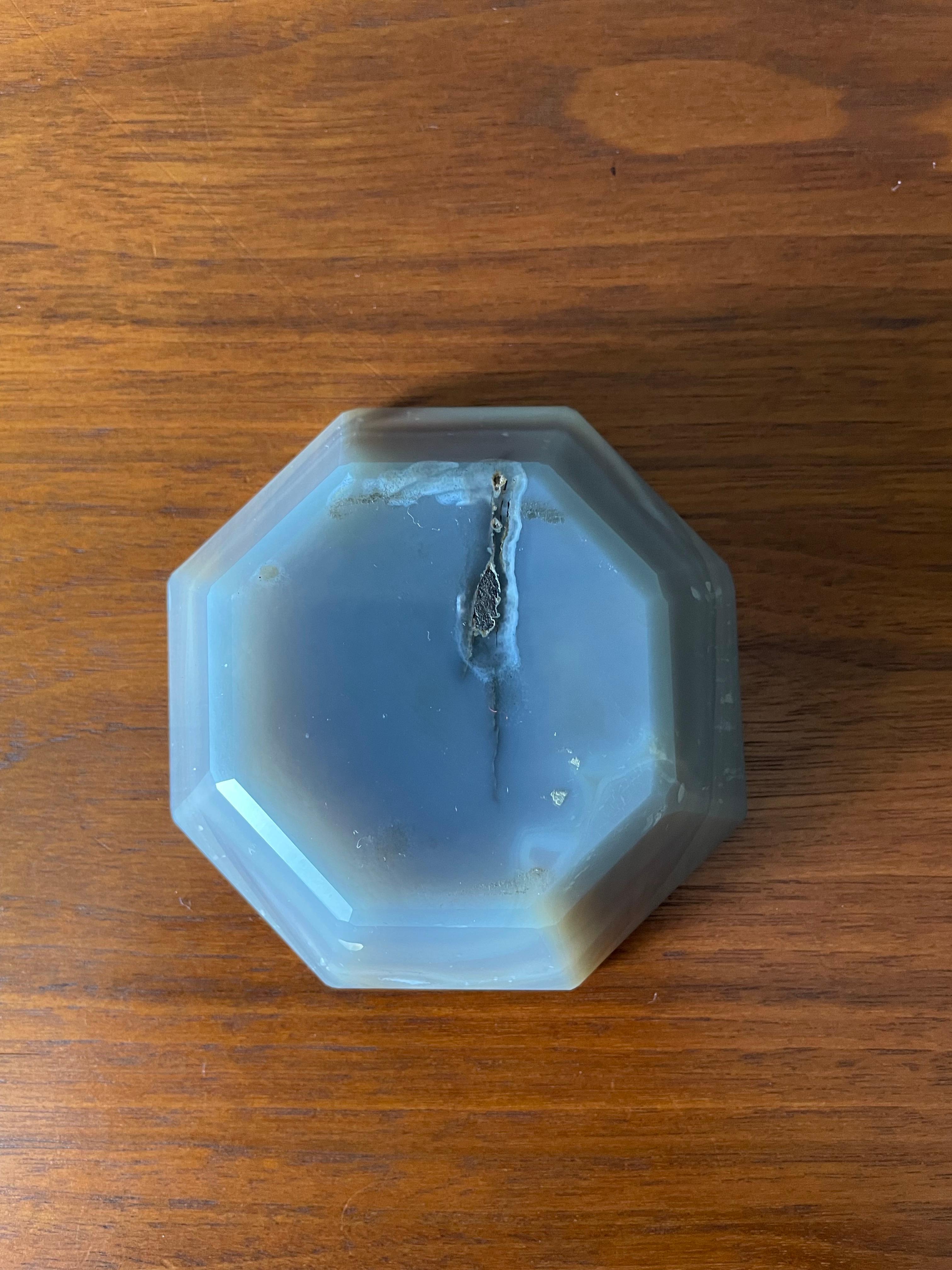 Polished Octagonal Stone Bowl circa 1980s In Good Condition In Costa Mesa, CA