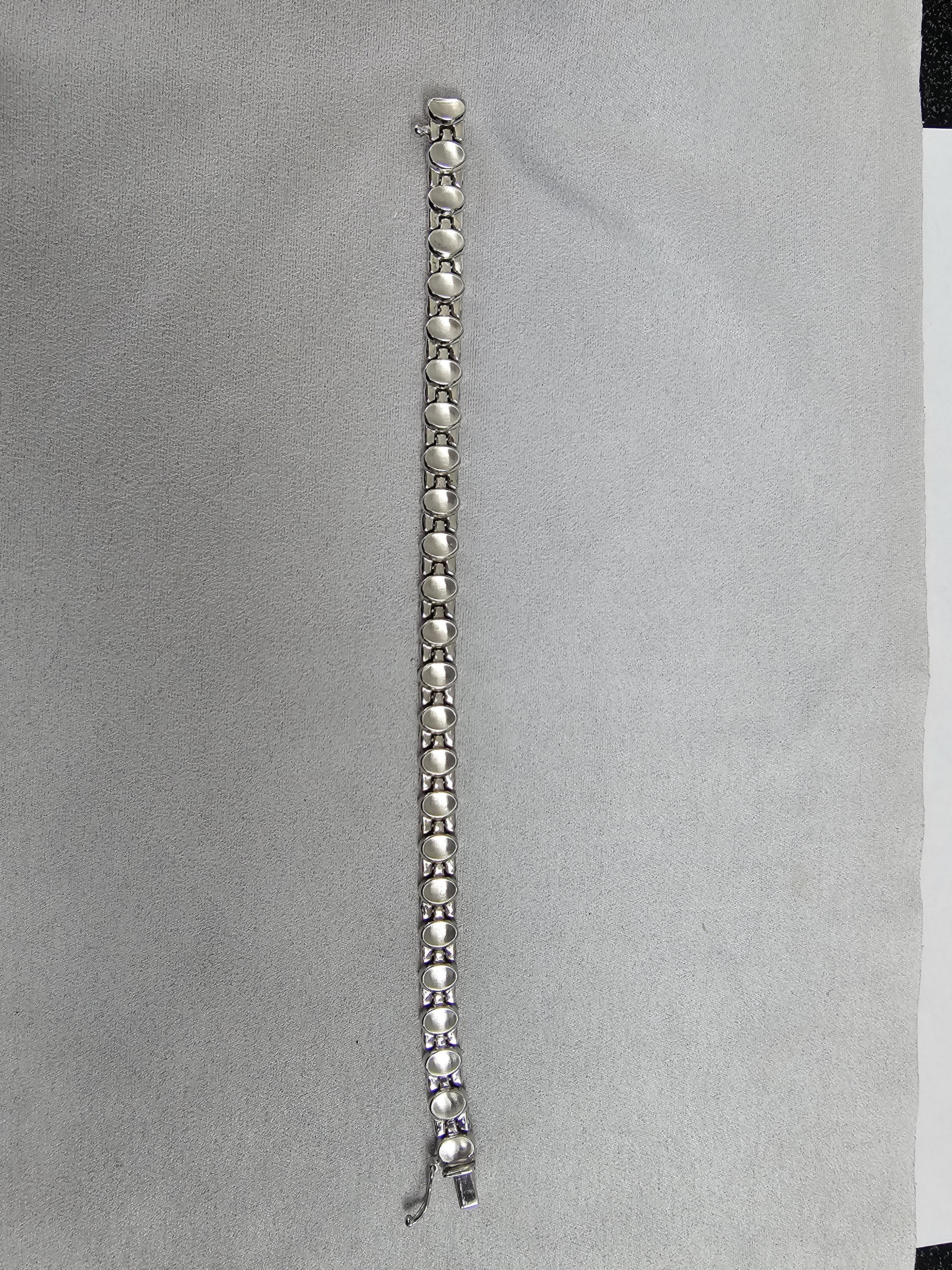 Bracelet à maillons ovales polis  Or blanc 14k en vente 1