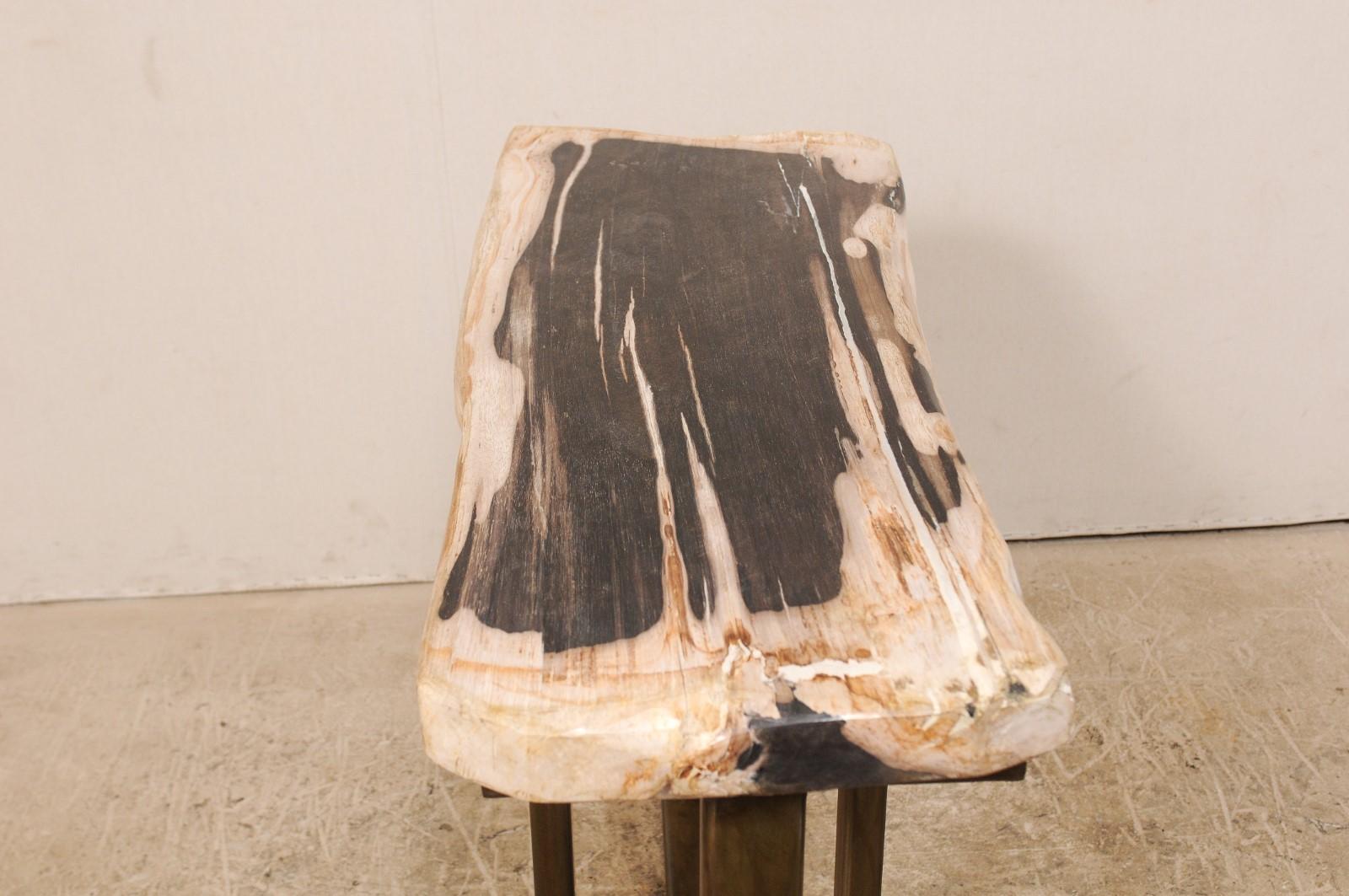 XXIe siècle et contemporain Table console en bois pétrifié poli avec base en fer moderne en vente