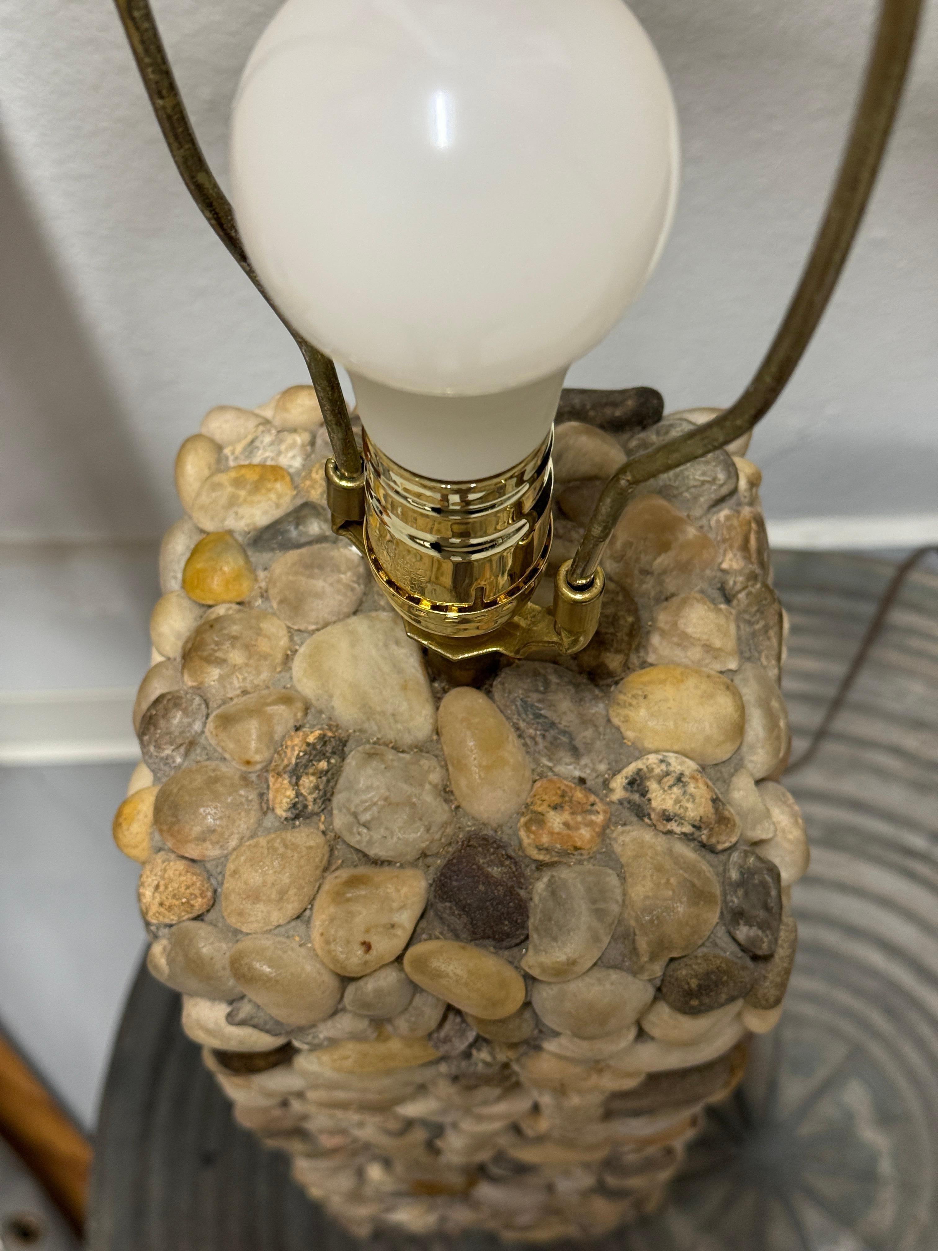 Polished River Rock Lamp en venta 4
