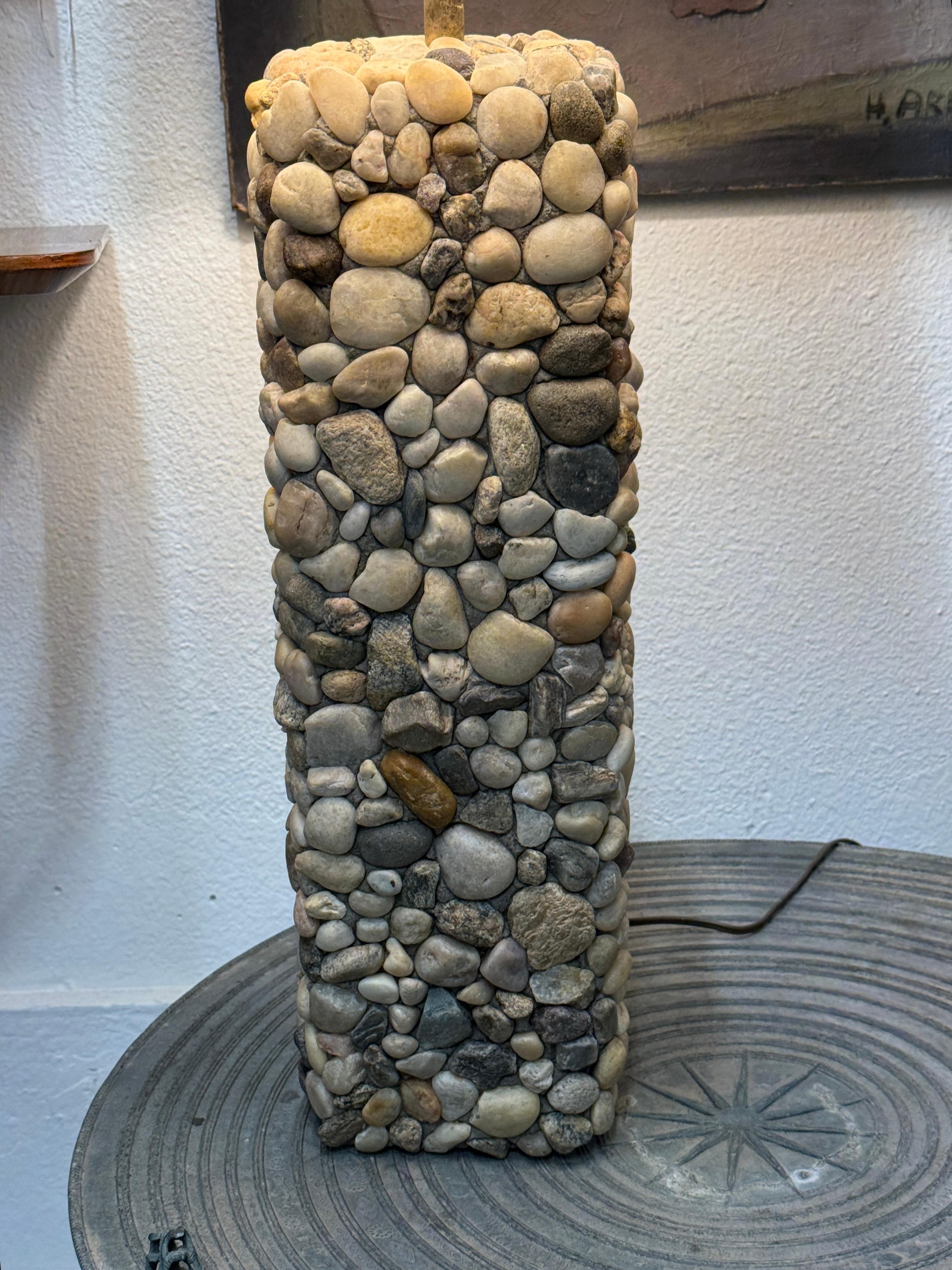 Polished River Rock Lamp Estadounidense en venta