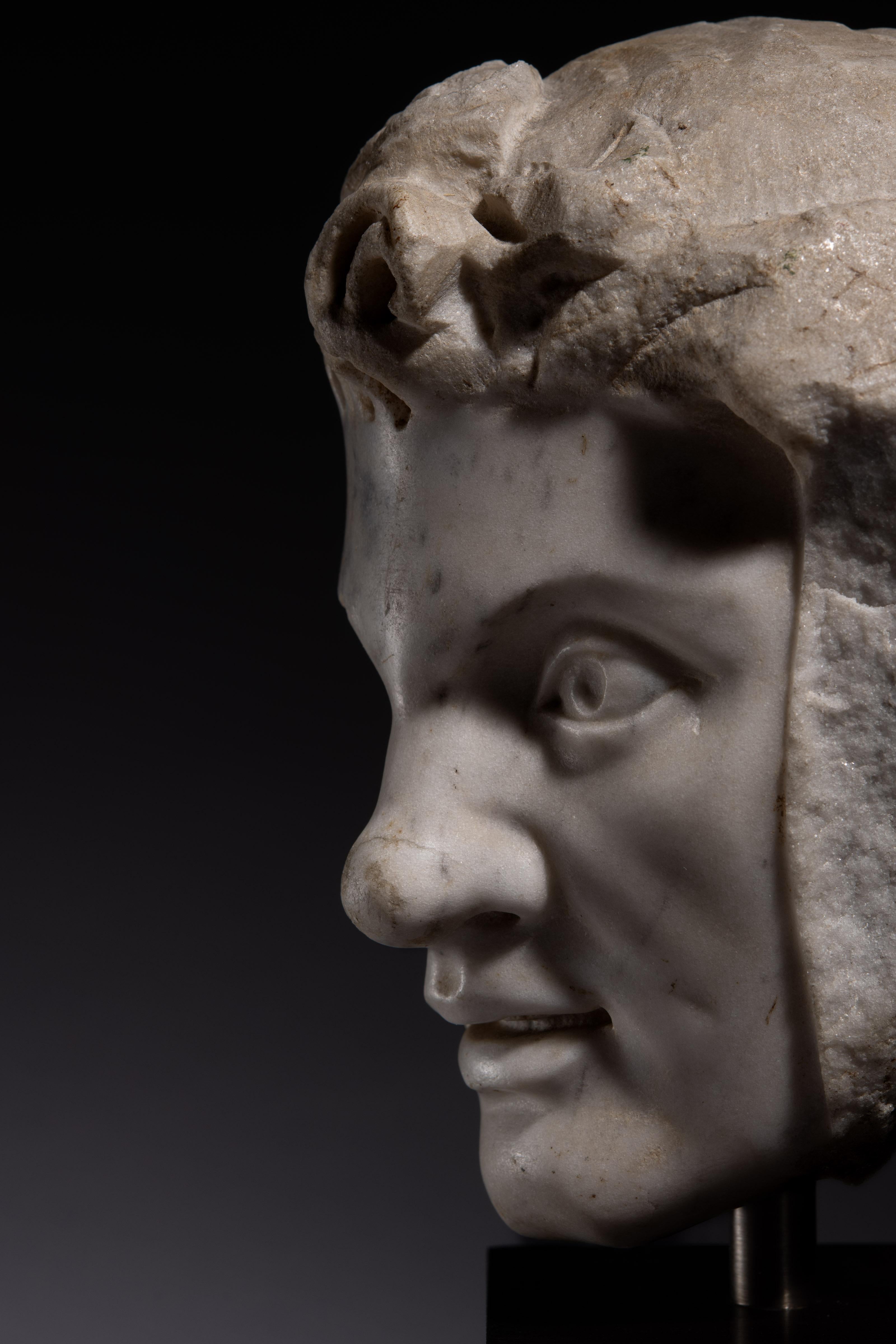 Fino al XVIII secolo Testa di satiro in marmo romano lucido in vendita