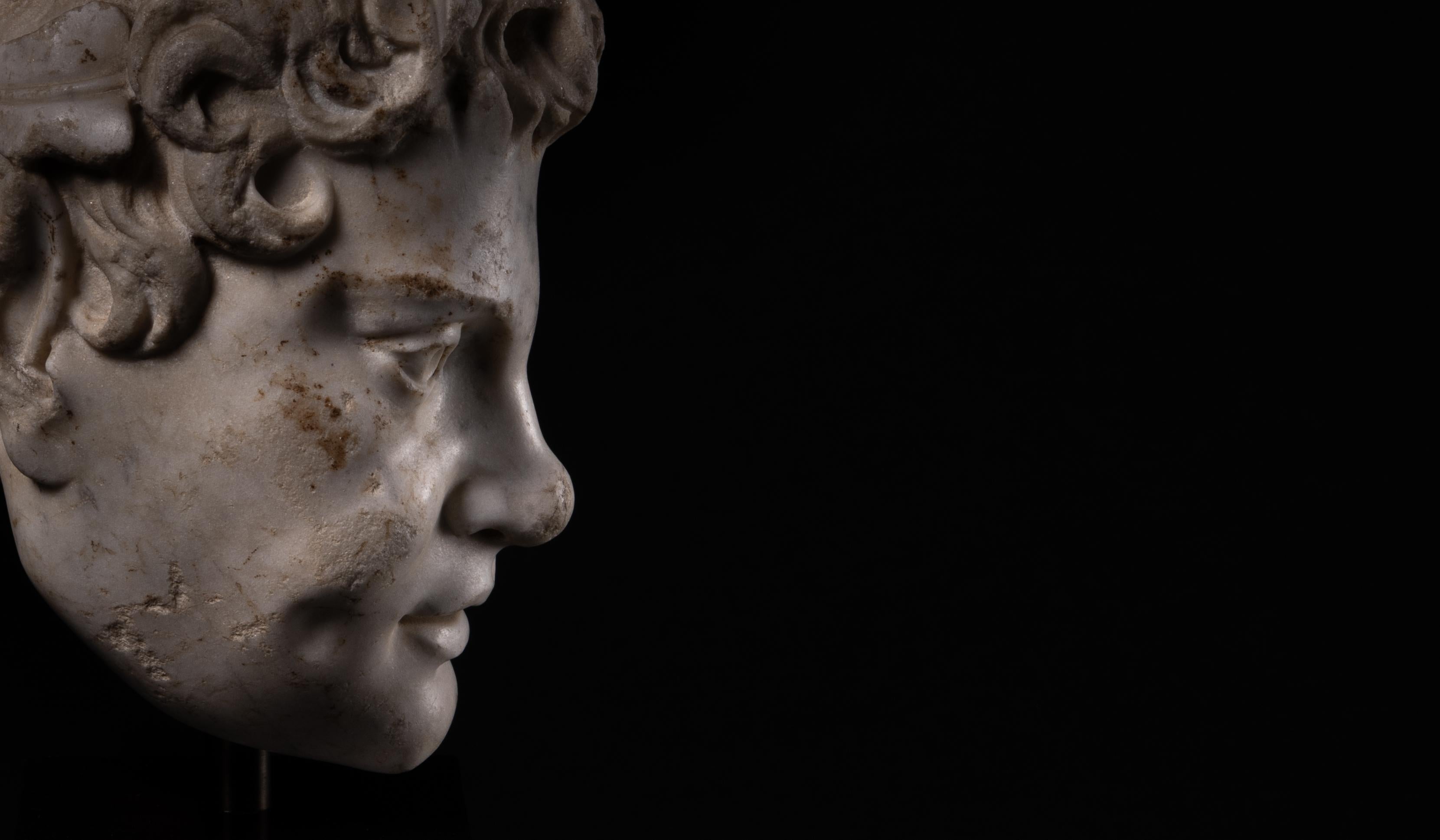 Marmo Testa di satiro in marmo romano lucido in vendita