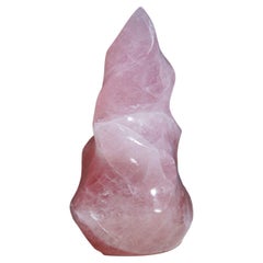 Forme libre de flamme en quartz rose poli du Brésil, « 8,5 livres »