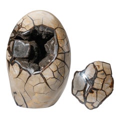 Uovo di geode druzico settario lucidato del Madagascar (35 lbs)