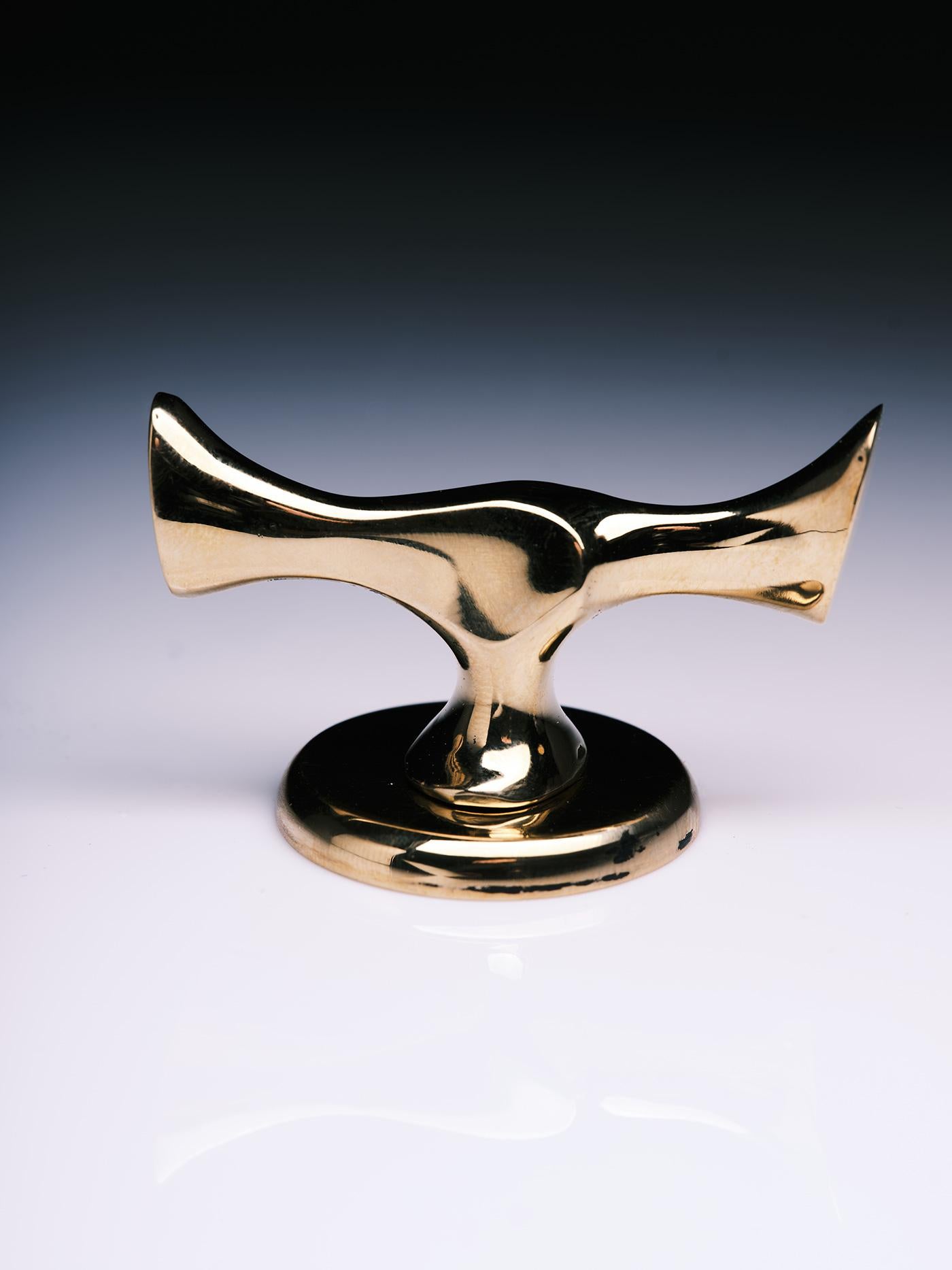 Ottone massiccio in fusione con finitura lucida.

Un'azienda che ha sempre attribuito una così grande importanza all'autore dei disegni non potrebbe mai dimenticare i grandi personaggi della storia. Ecco perché il catalogo BD di creazioni