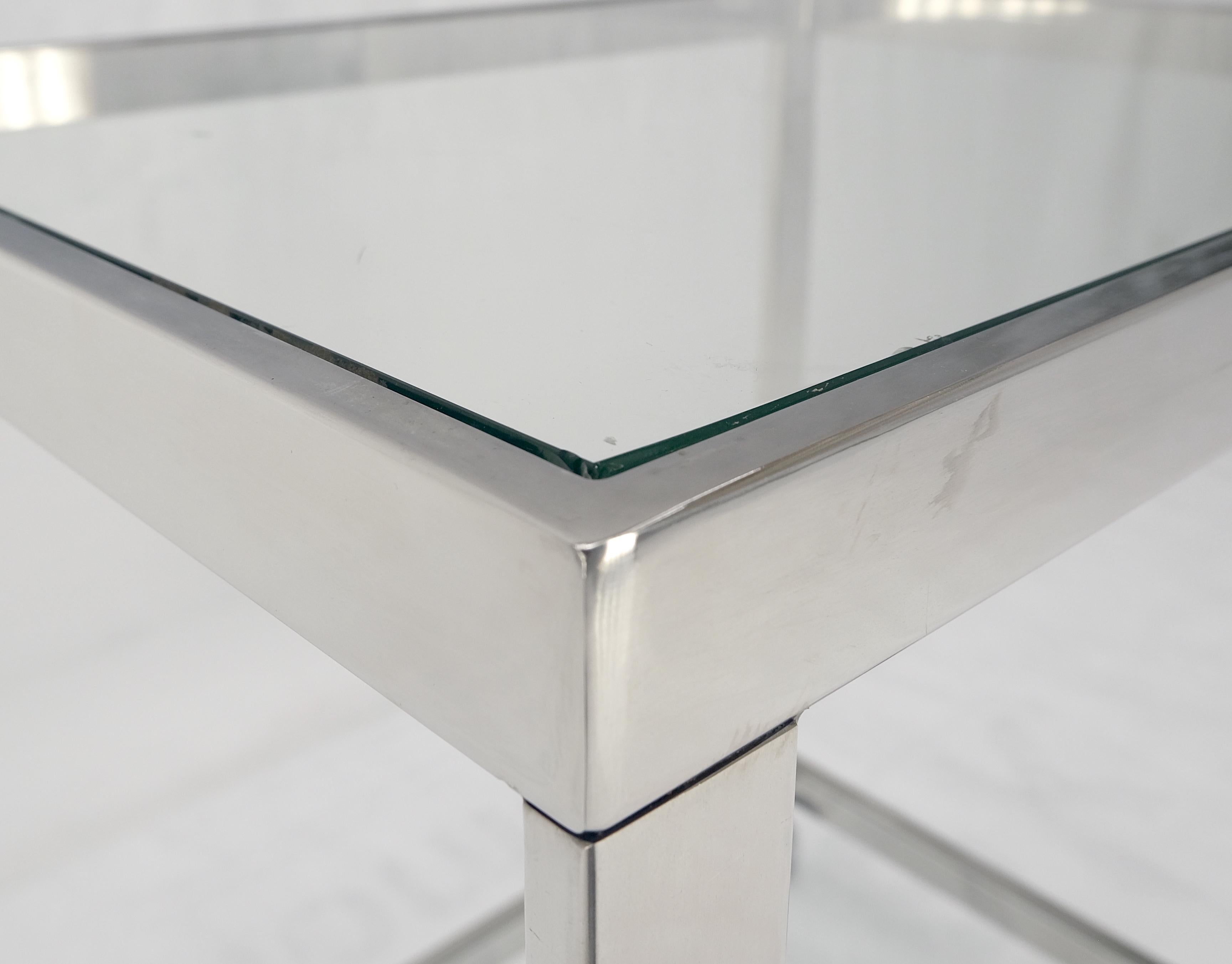 Chariot de bar en acier inoxydable poli en forme de boîte à deux niveaux Chrome Mid Century en vente 5