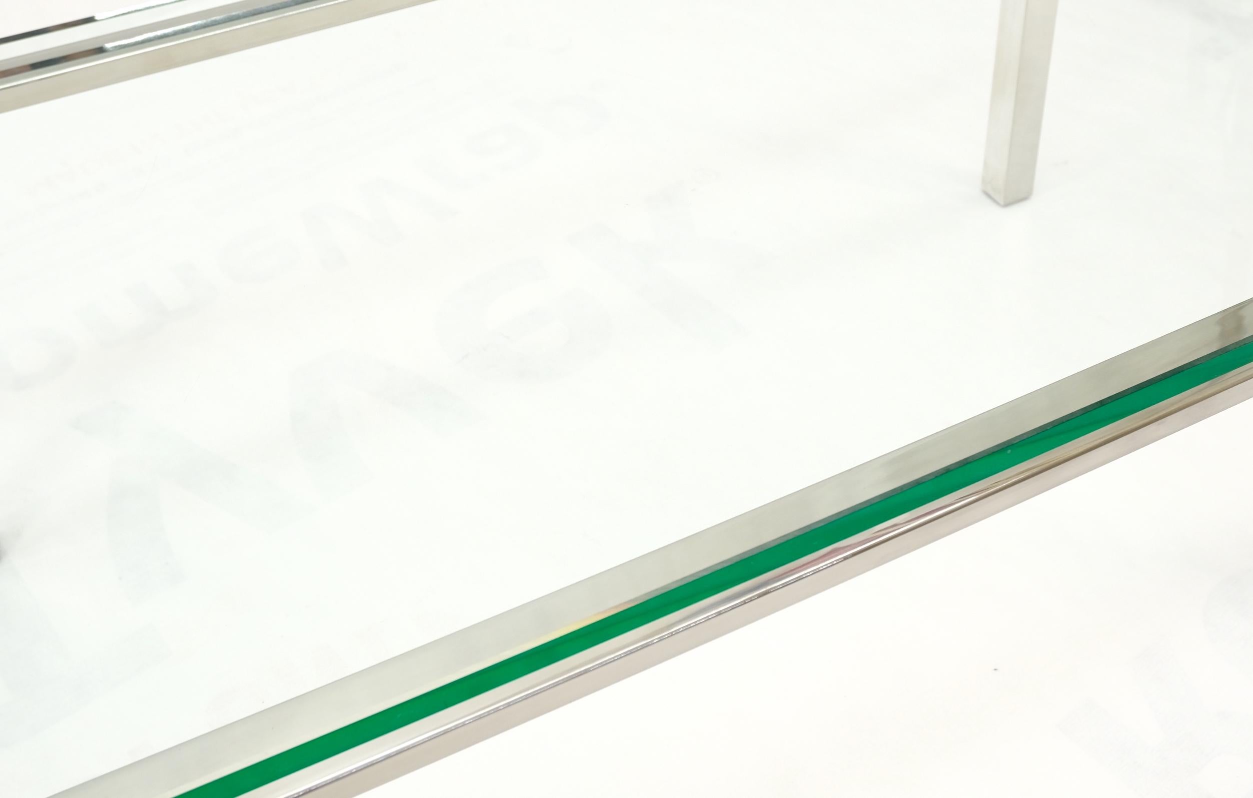20ième siècle Table basse rectangulaire en acier inoxydable poli et plateau en verre, milieu du siècle dernier en vente