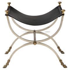 Tabouret ottoman en acier poli et cuir de la Maison Charles