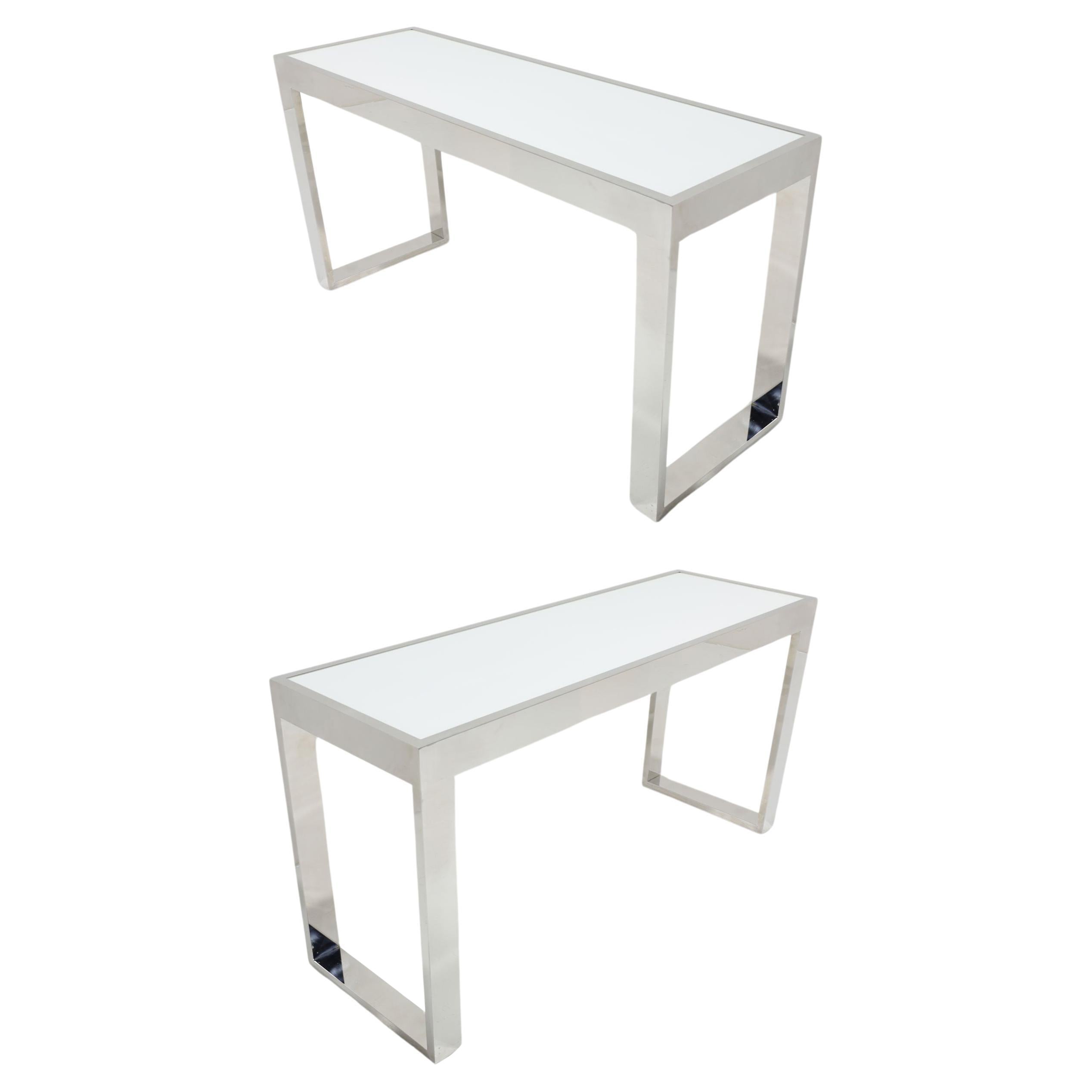 Konsolen aus poliertem Stahl und weißem Glas, wahrscheinlich Brueton