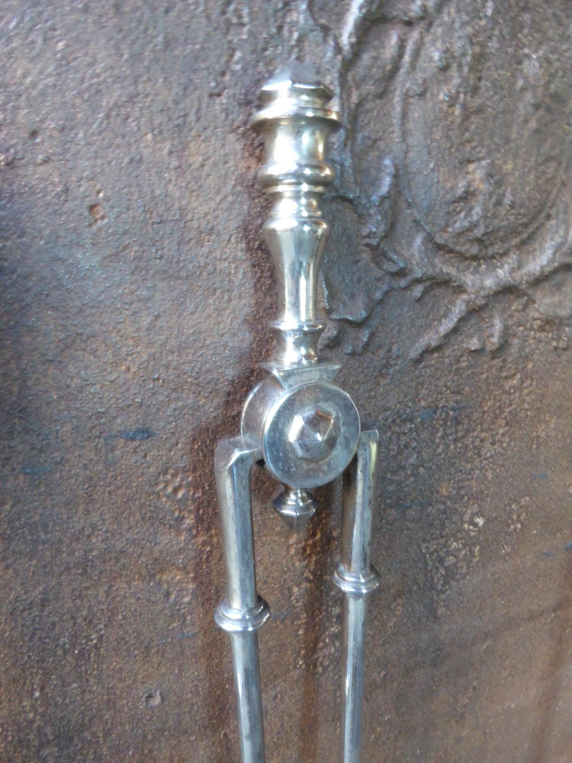 Ensemble d'outils ou d'outils de cheminée victoriens en acier poli, 19e siècle en vente 2