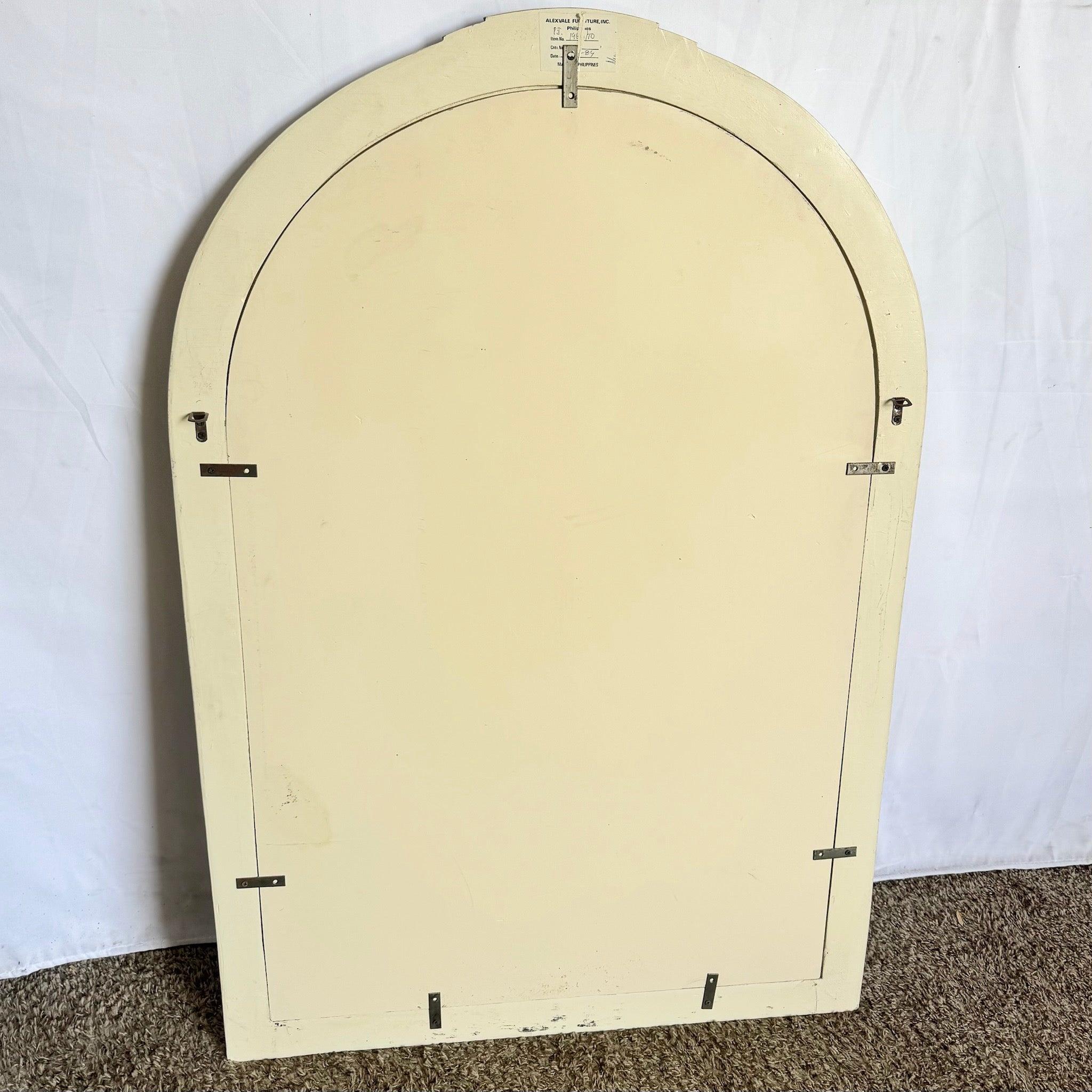 Philippin Miroir mural en pierre tessellée polie avec incrustation en laiton par Alexvale Furniture en vente