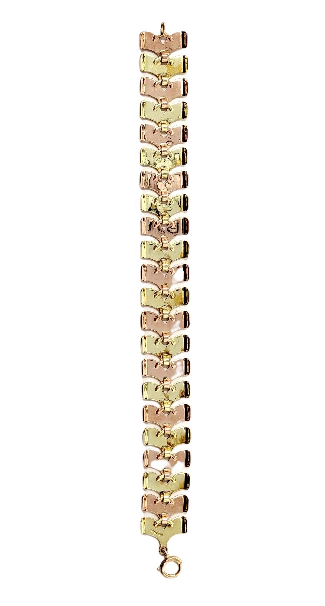 Bracelet à maillons de style chevron en or jaune et rose 14 carats poli bicolore en vente 6