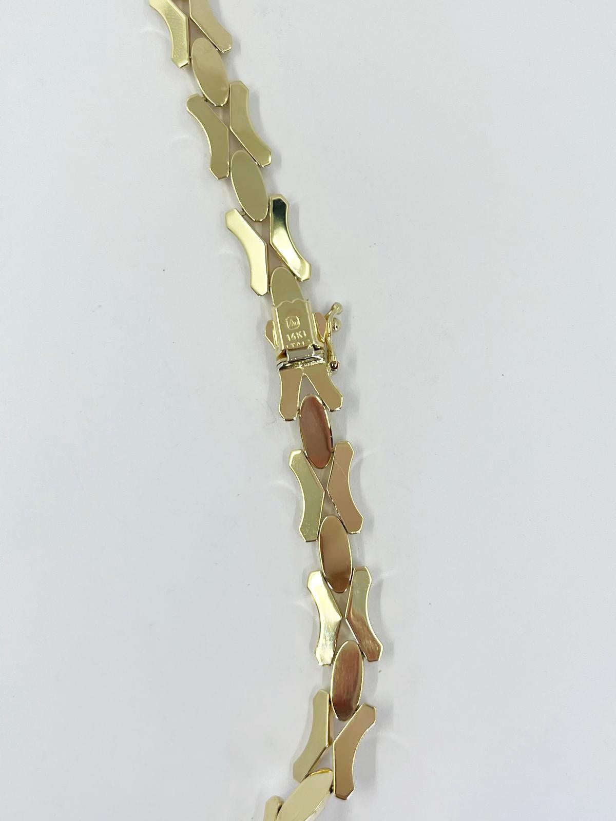 Polished Yellow Gold Link Collar Necklace In Good Condition For Sale In Coral Gables, FL