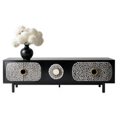 Medienkonsole mit Polka Dot-Inlay in Schwarz und Weiß