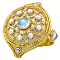 Mandala a pois, un ornamento a mano di Kent Raible Anello da cocktail in oro 18 carati e platino