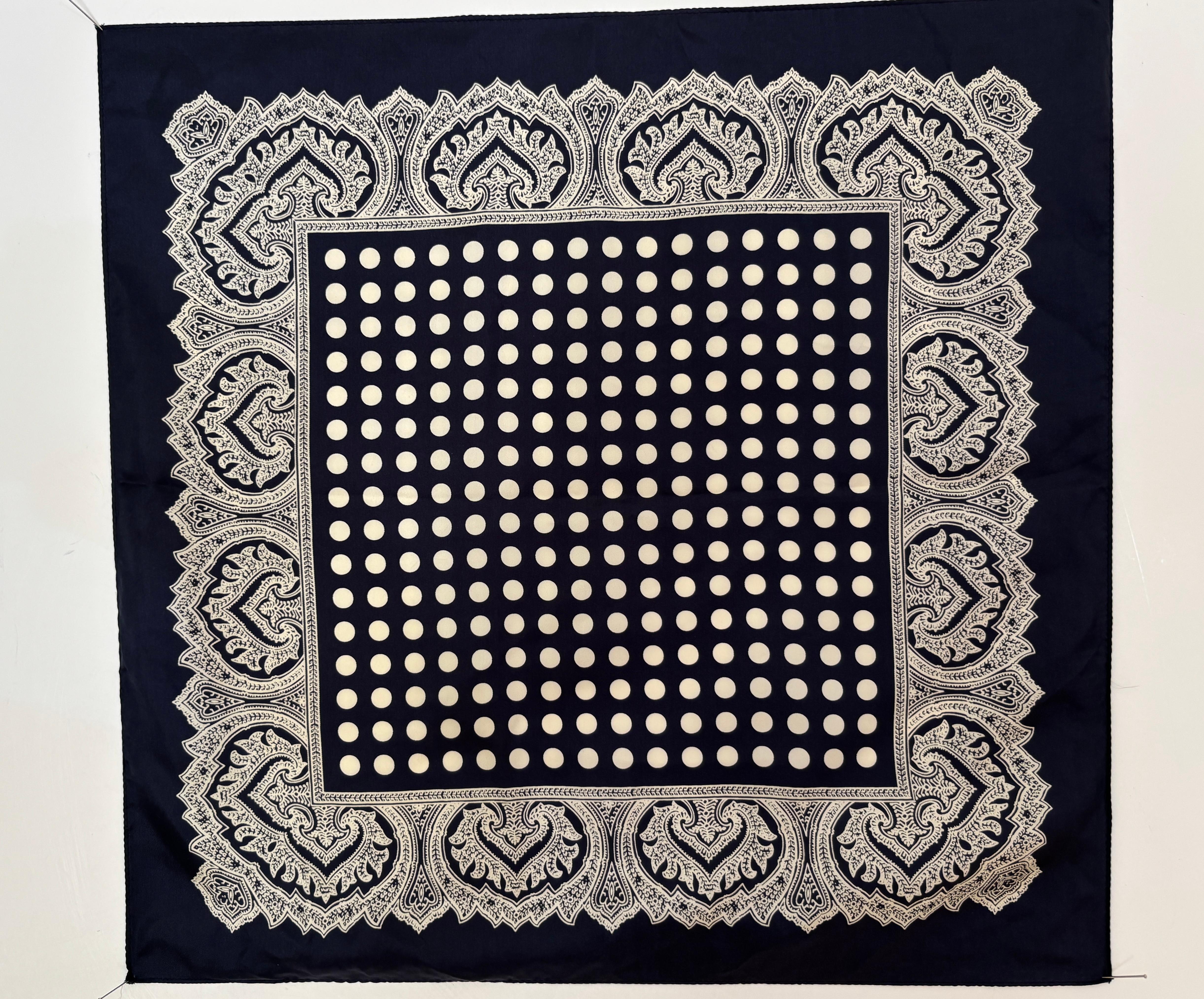 Polka-Dot Silk Black White Silk Pocket Square Handkerchief Crafted in England.
This silk handkerchief bandanna combines polka-dot, geometric, and paisley patterns.
Black White Silk Pocket Square.
Measurements : 16.5
