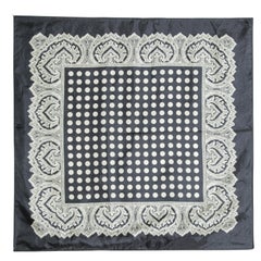 Pañuelo de bolsillo de seda blanco y negro con lunares Dot Dot Dot Dot