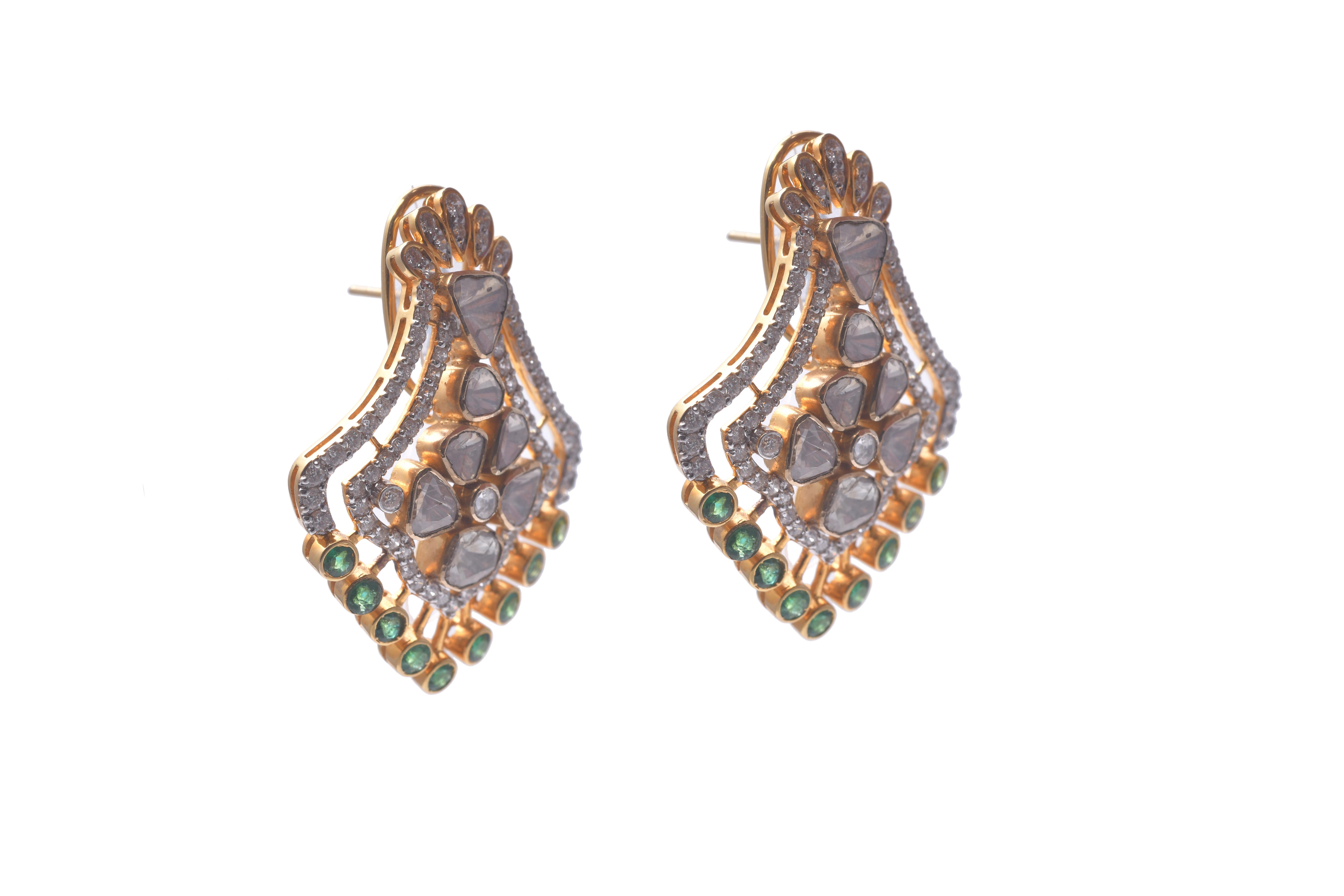 Oro de 18 quilates 2,09cts Polki & 3,04cts  Pendiente Diamante y Esmeralda 1,77cts Corte esmeralda en venta