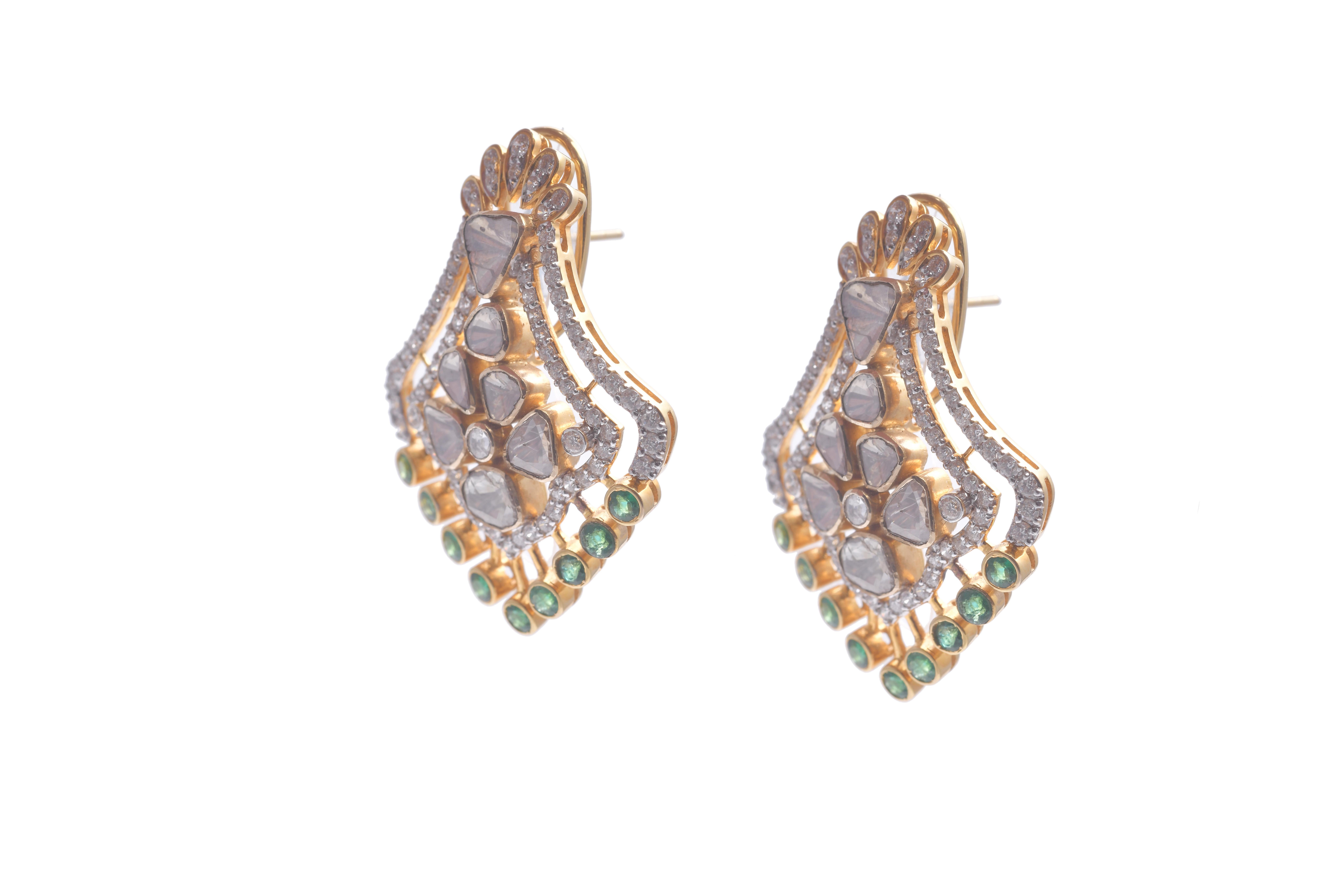 Oro de 18 quilates 2,09cts Polki & 3,04cts  Pendiente Diamante y Esmeralda 1,77cts en Nuevo estado para la venta en jaipur, IN