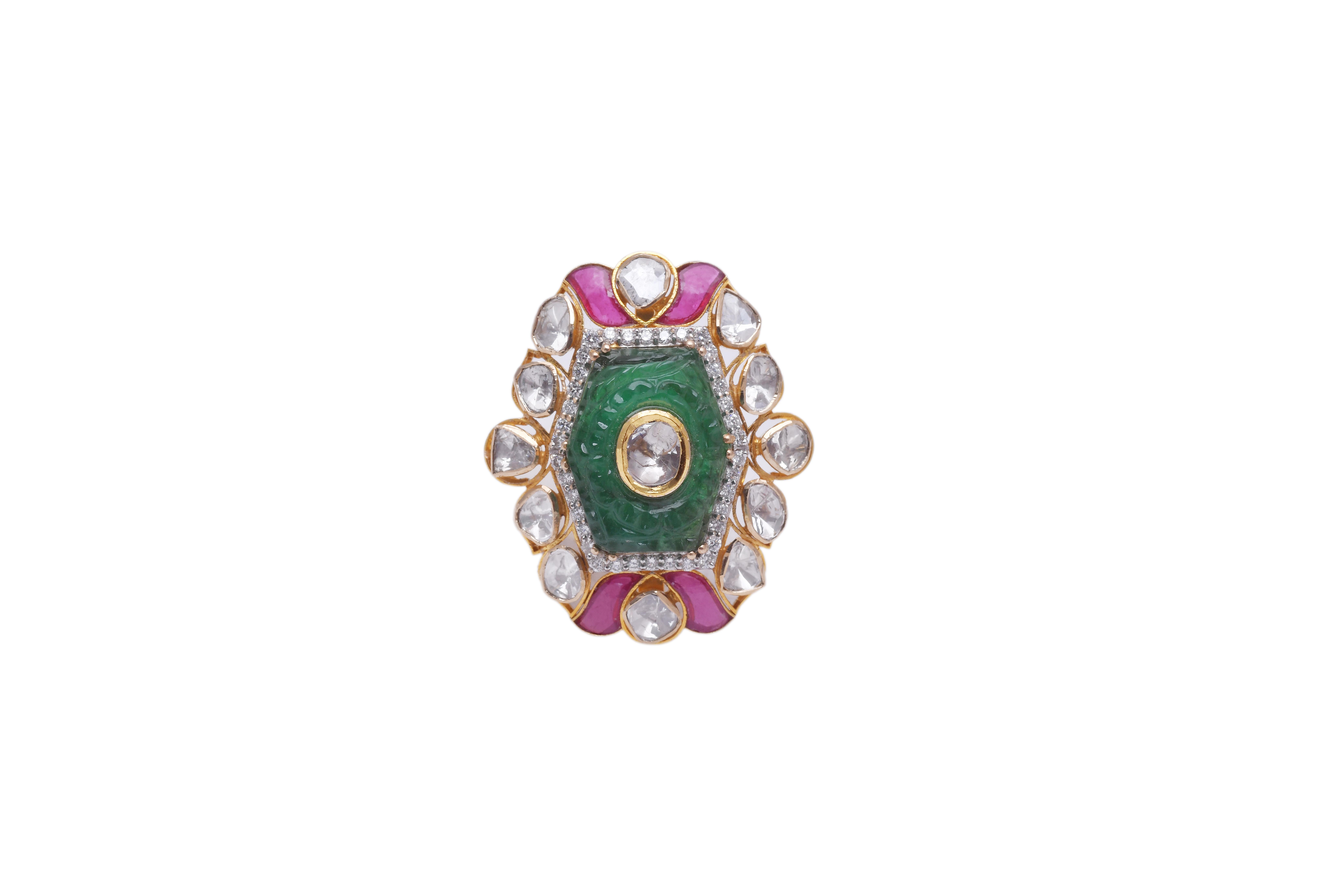 anello in oro nw 10.790gm 14k 
diamante 0,63cts
intaglio em 13,16cts
semi 1,85cts

 È molto difficile catturare il vero colore e la lucentezza della pietra, ho cercato di aggiungere foto che sono prese professionalmente e da me dal mio telefono I