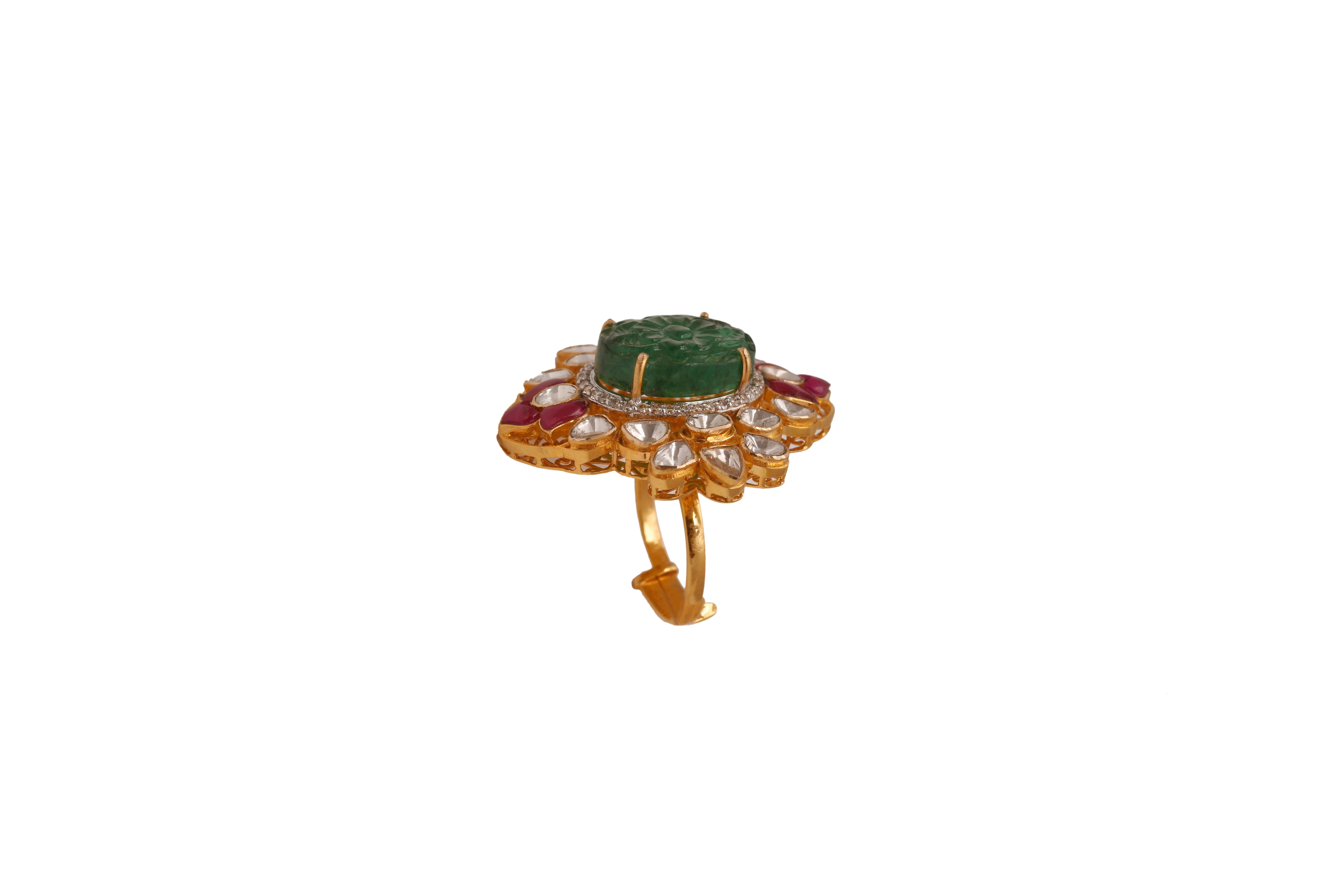 14k gold 1.37cts Polki & 0.41cts  Diamond & 10.64cts Emerald & 1.30cts semi Ring In New Condition For Sale In jaipur, IN