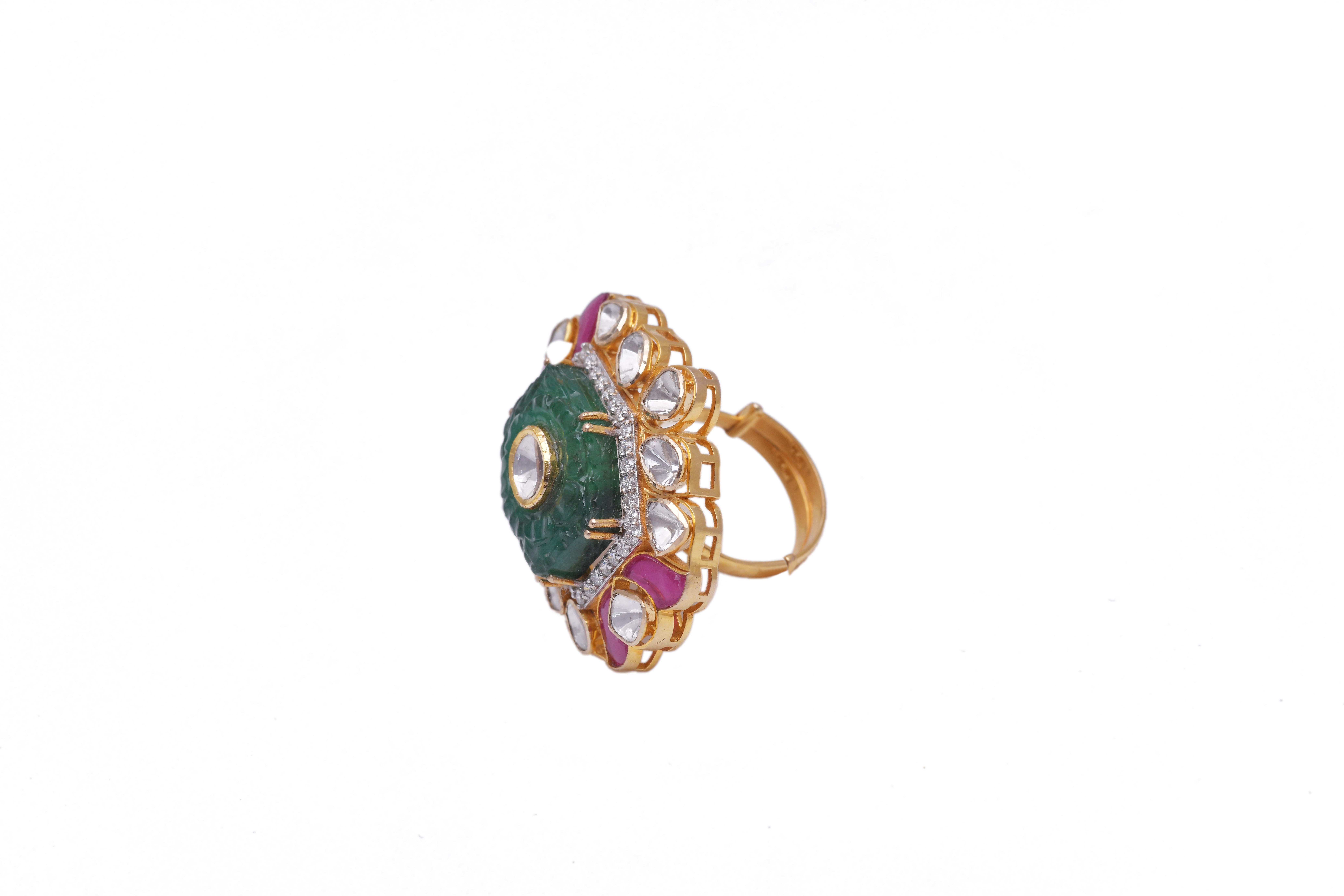Donna Oro 14k 0,63cts Polki Diamond & 13,16cts Emerald carving & 1,85cts semi Ring in vendita