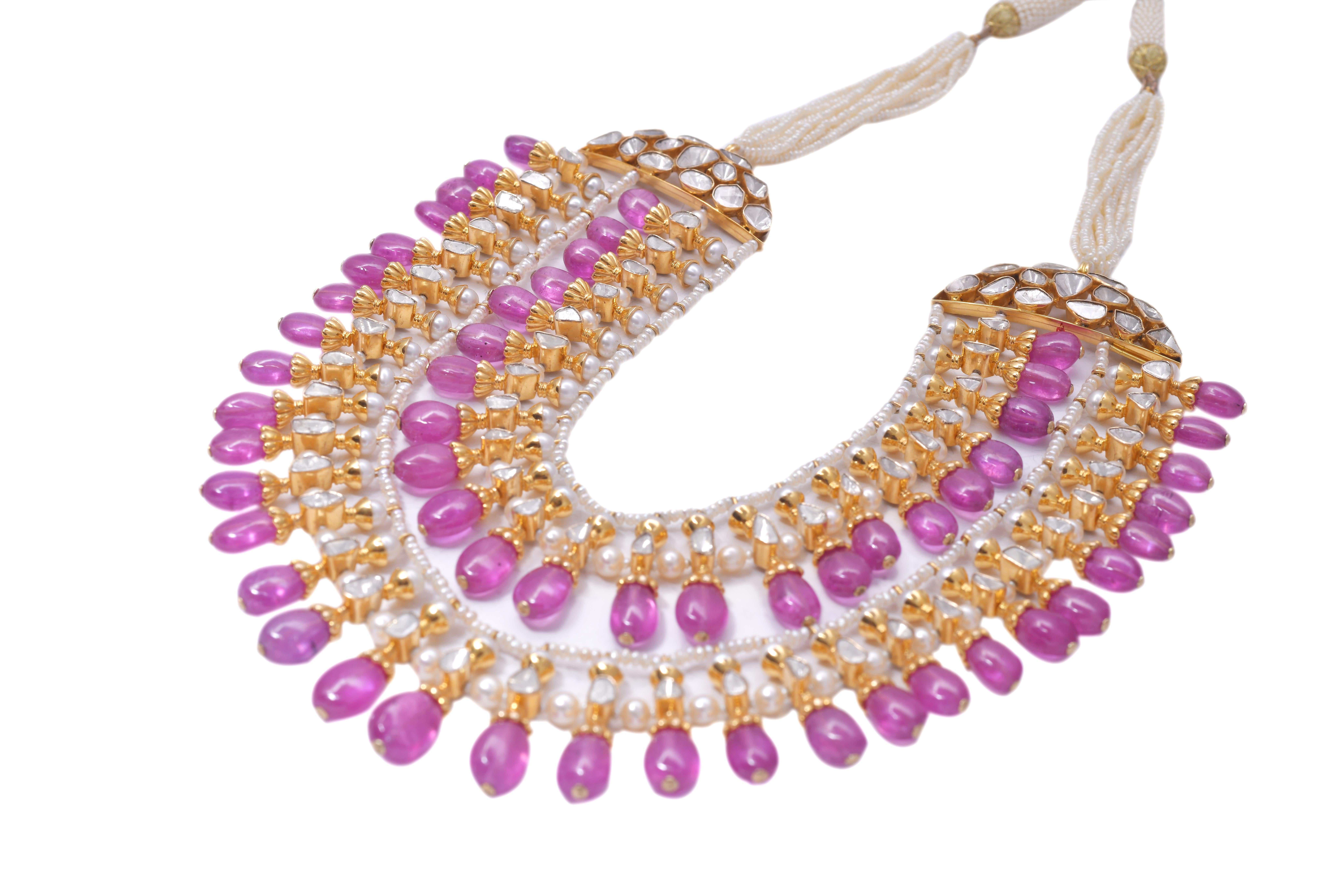 Halskette aus 18 Karat Gold mit 11,05 Karat Polki-Diamant, Saphir und Perle (Antiker Kissenschliff) im Angebot