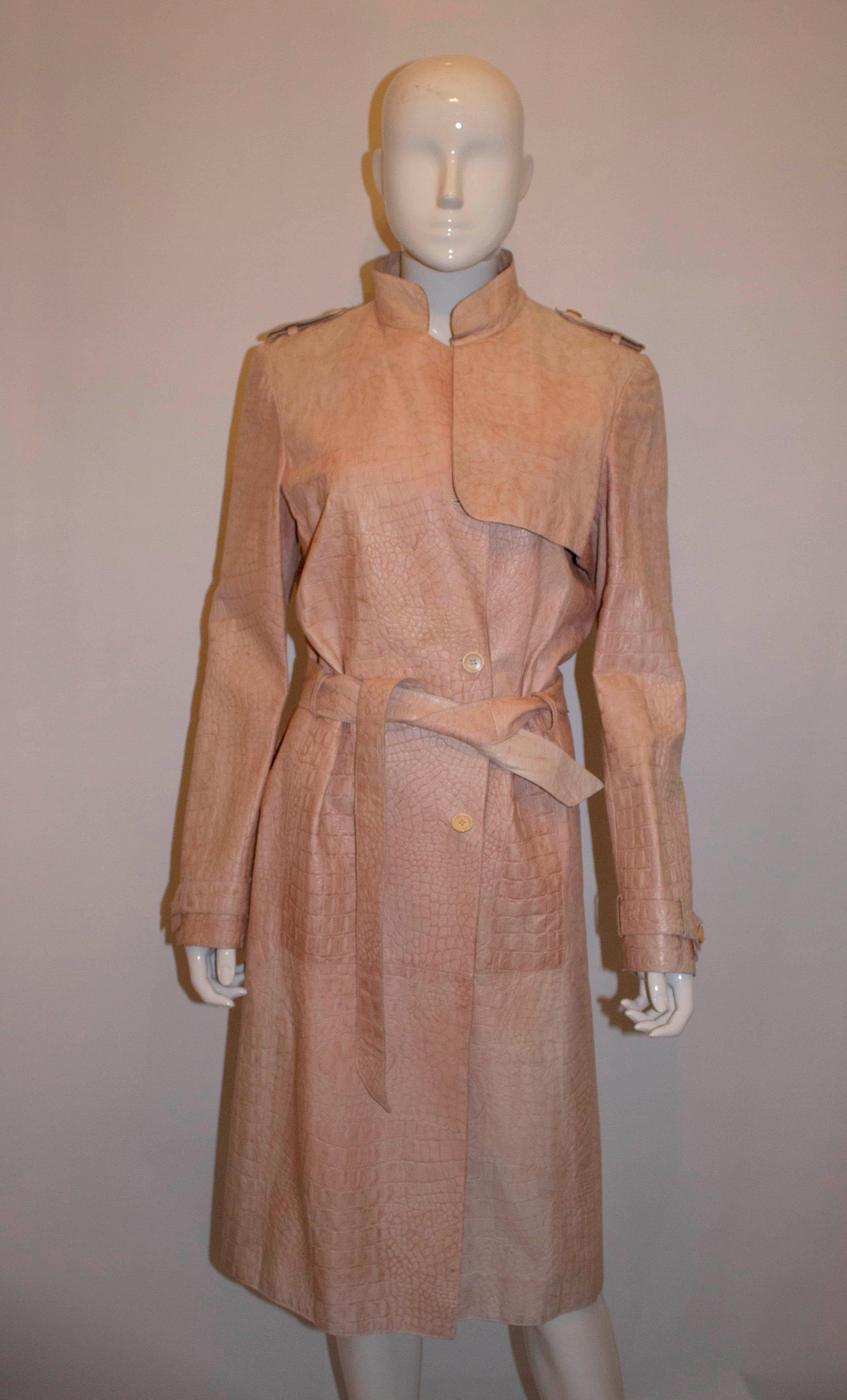 Pollini Rosa Leder-Trenchcoat im Zustand „Gut“ im Angebot in London, GB