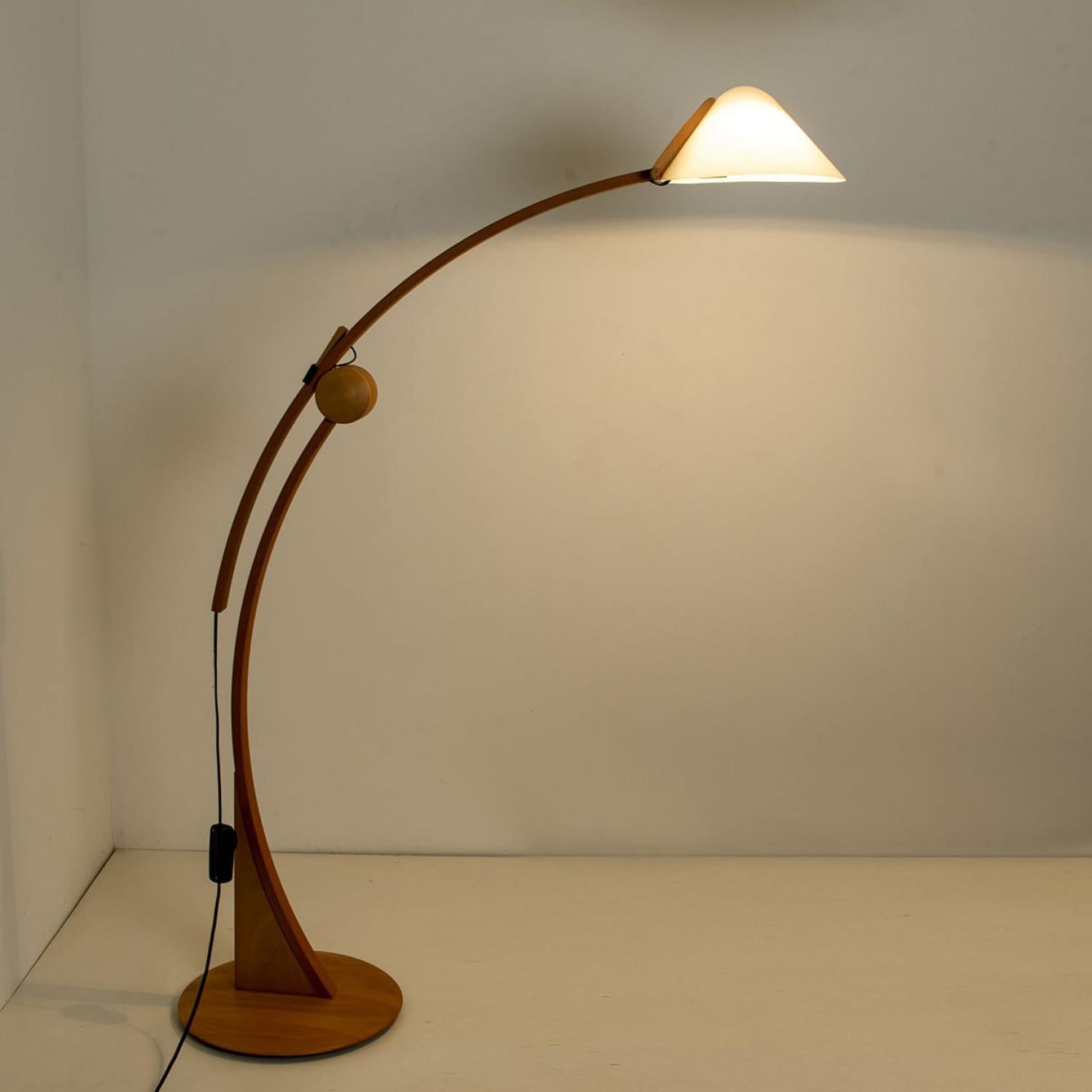 Pollo-Stehlampe von Domus, Deutschland, 1970er Jahre (Holz) im Angebot