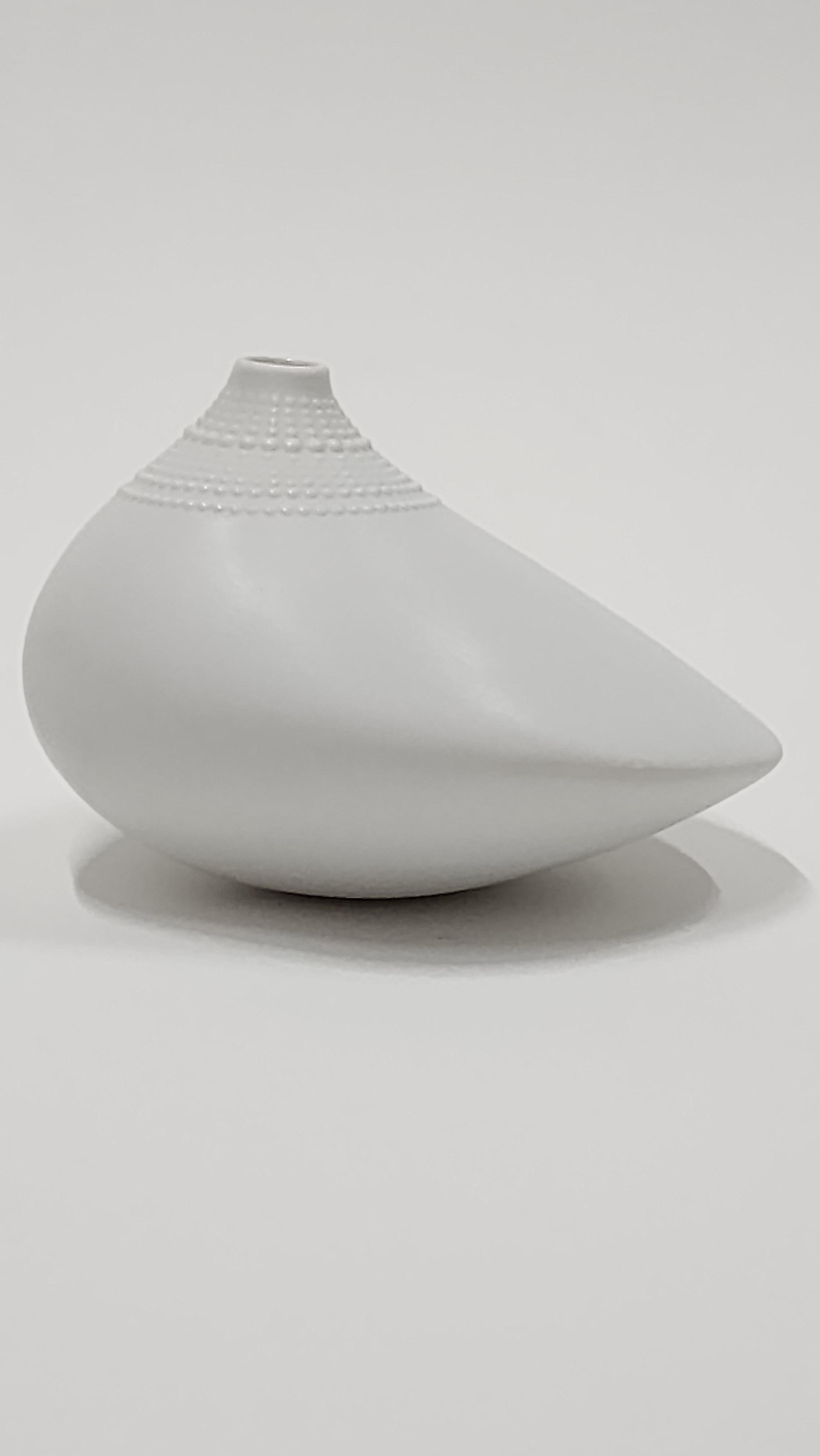 Schöne Porcelin Pollo Vase von Tapio Wirkkala für Rosenthal Studio Line.  