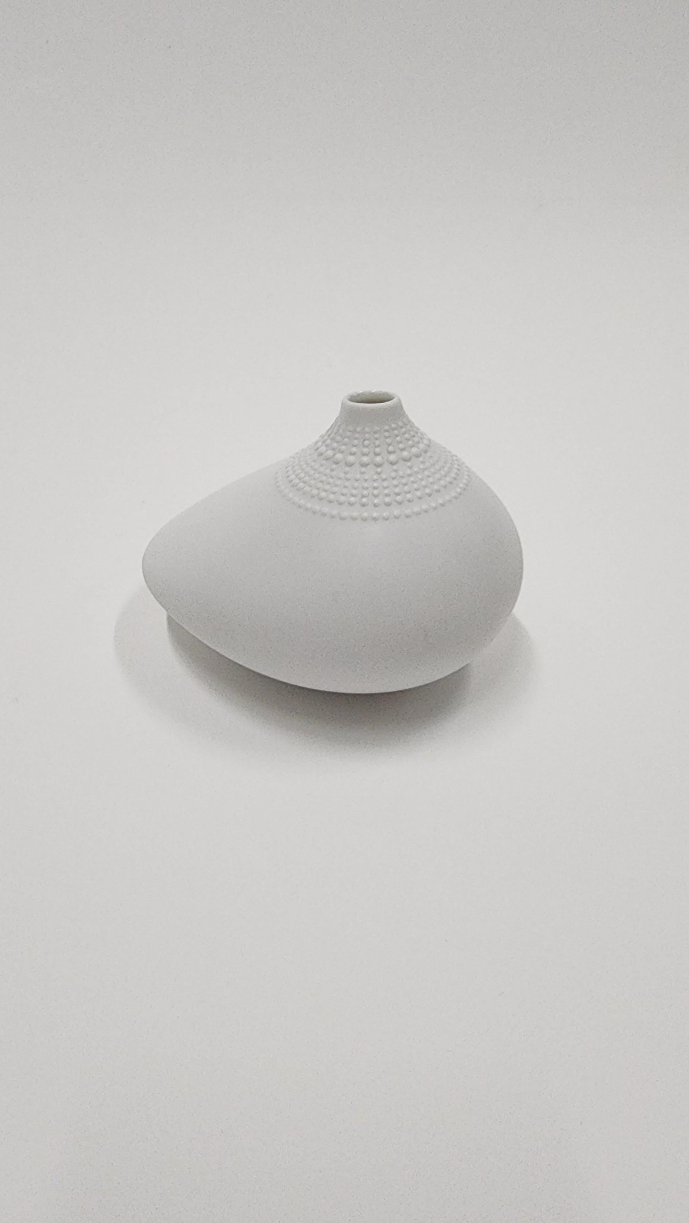 Porcelain Pollo Vase by Tapio Wirkkala for Rosenthal Studio Line For Sale