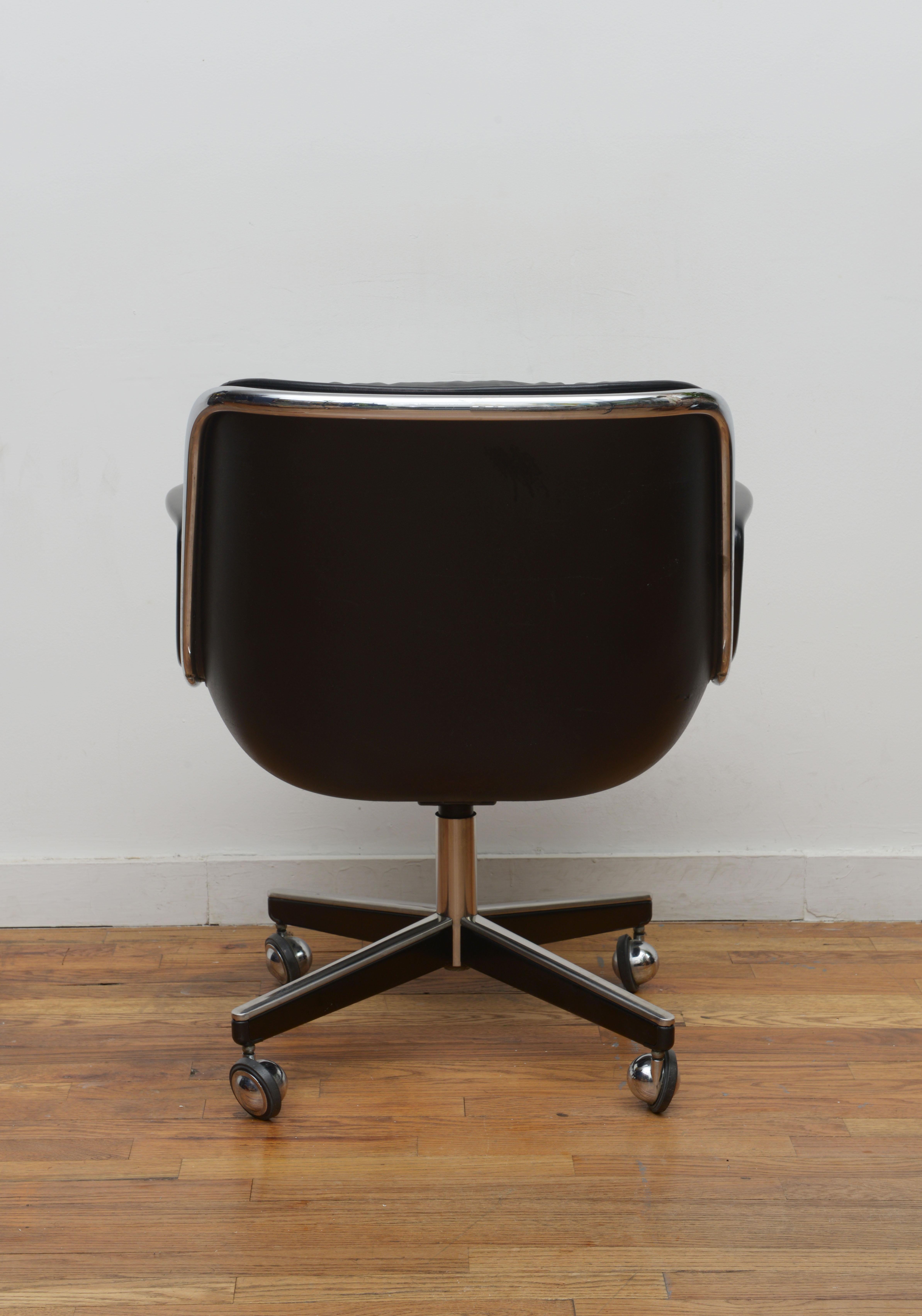 Mid-Century Modern Pollock Executive Chair For Knoll In Black Leather with Ball Casters 1970s (Sign