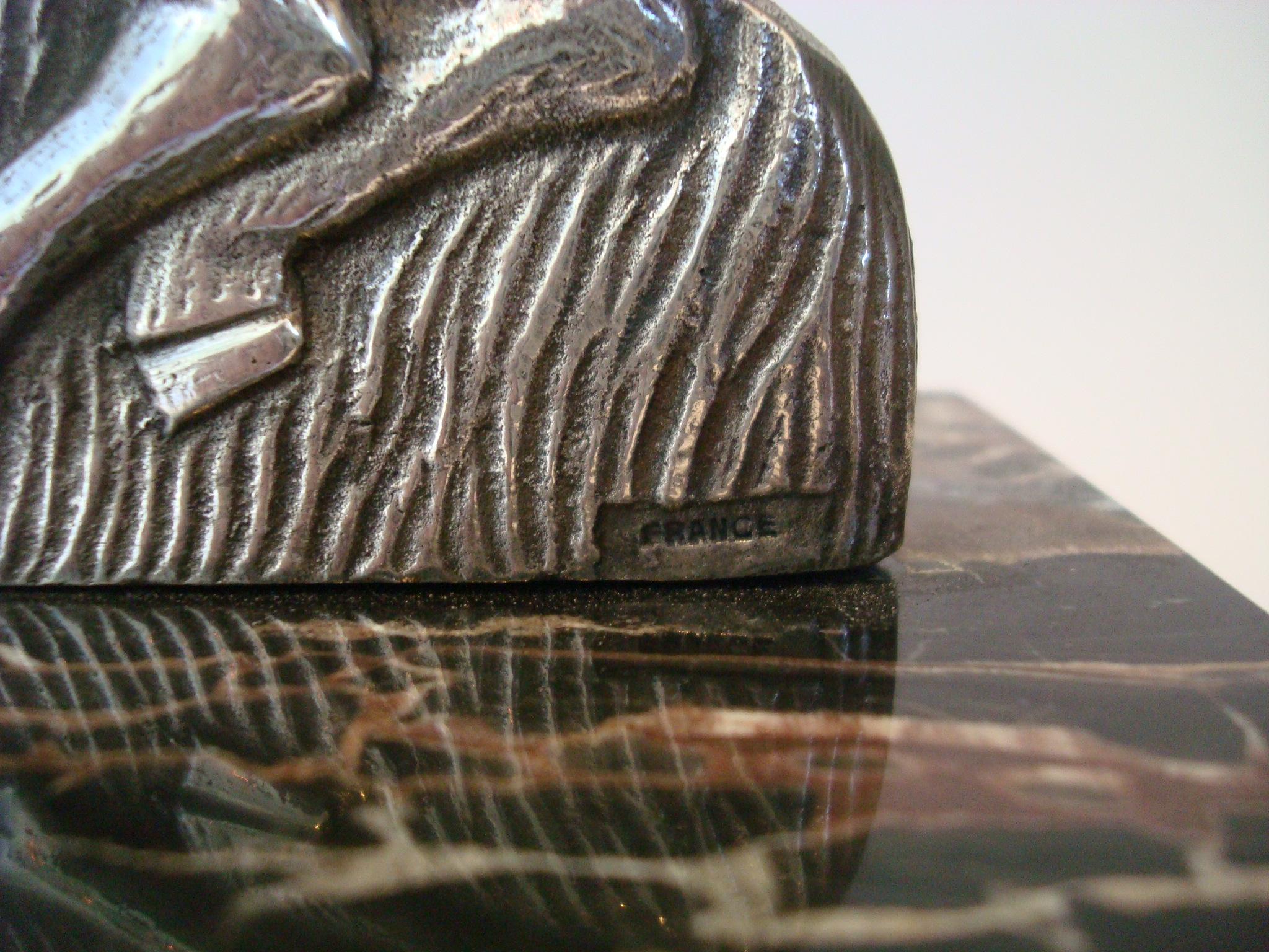 Escultura de bronce con escena de partido de polo, Francia, años 20 Francés en venta