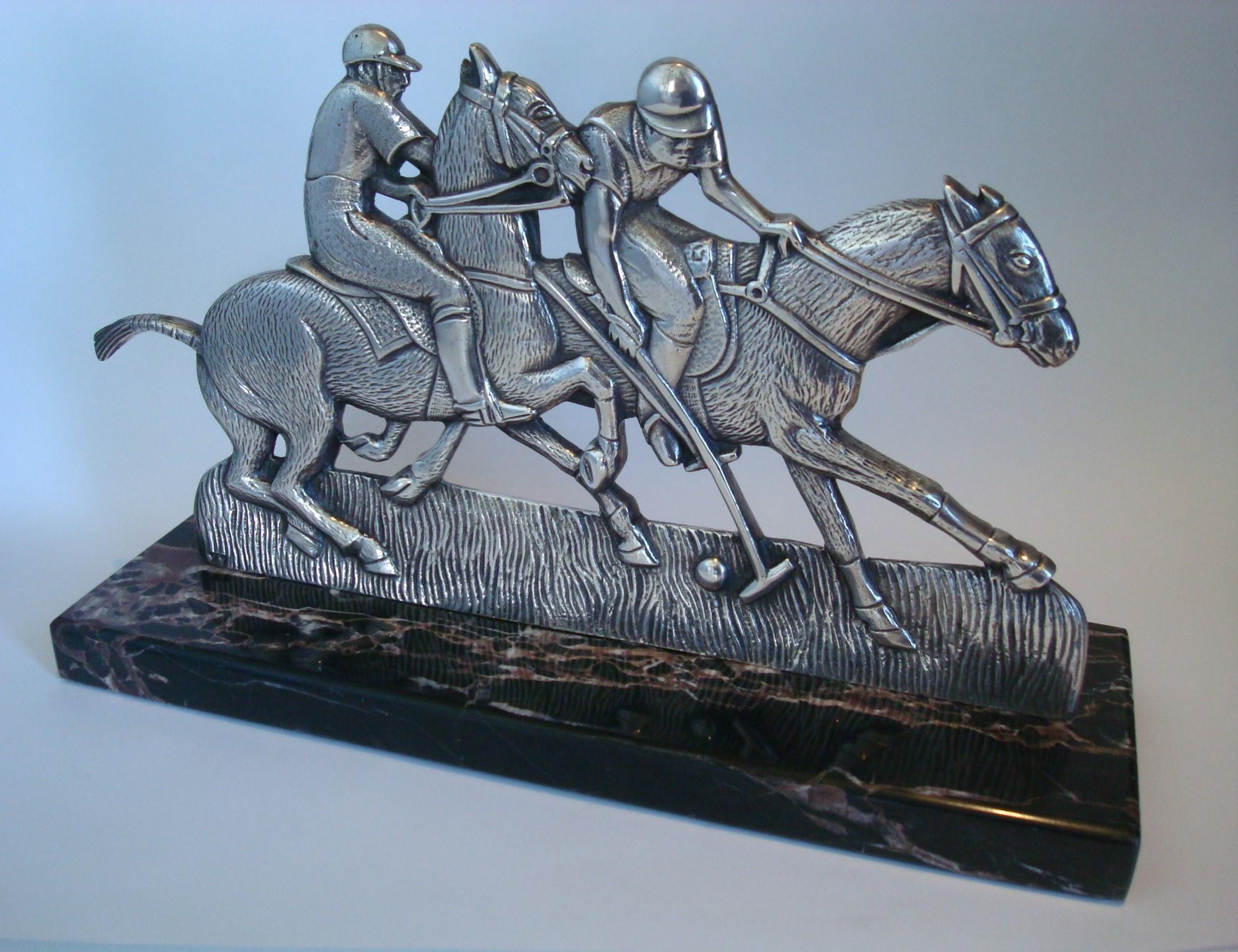 Escultura de bronce con escena de partido de polo, Francia, años 20 en venta 1