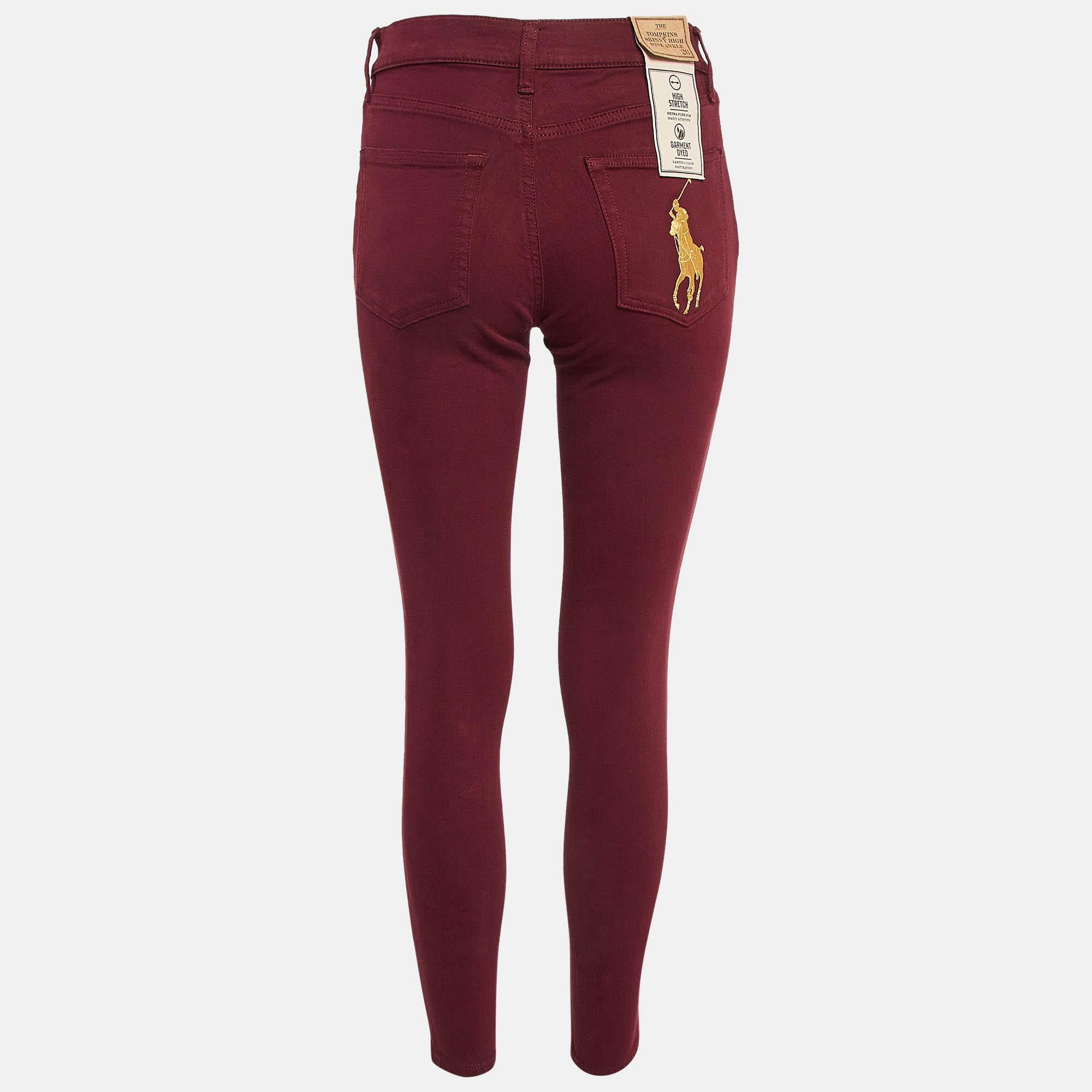 Un buon paio di jeans rende sempre l'armadio completo. Questo paio di jeans è realizzato con una tale abilità e stile che diventerà il vostro preferito in pochissimo tempo. Ti garantirà una vestibilità comoda ed elegante.